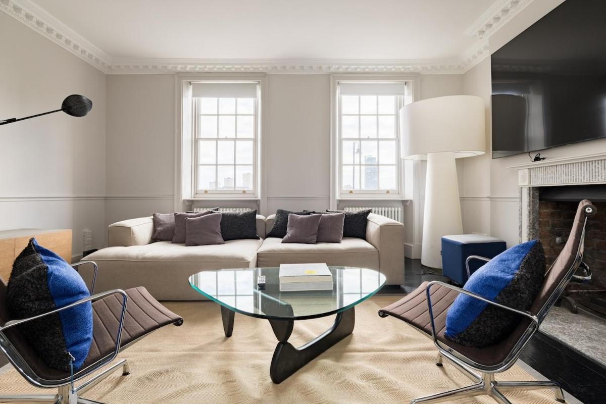 Chelsea House On The Thames London