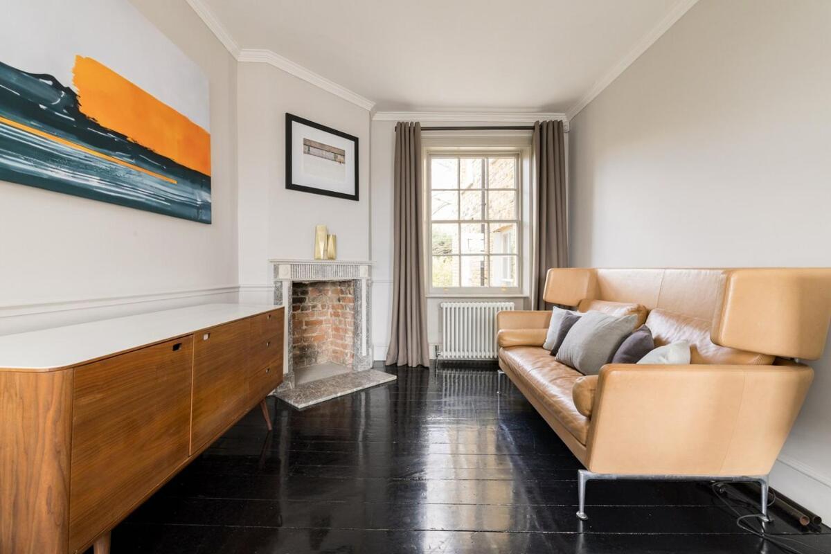 Chelsea House On The Thames Holiday home London