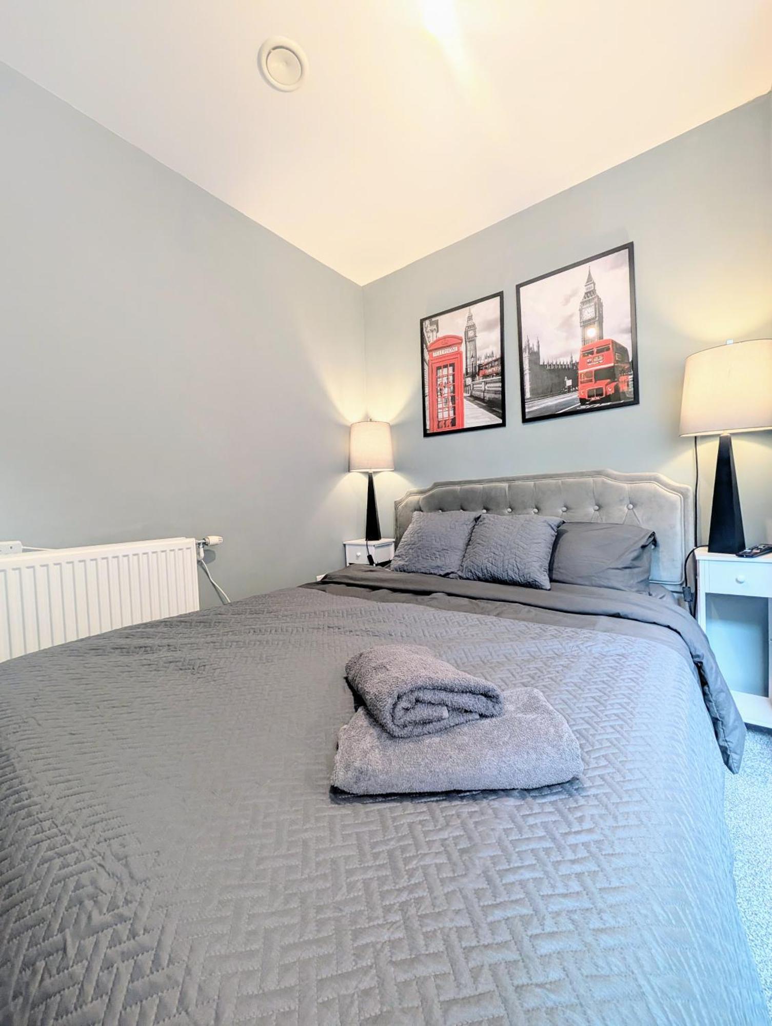 Homestay With Private Bathroom & Private Balcony London