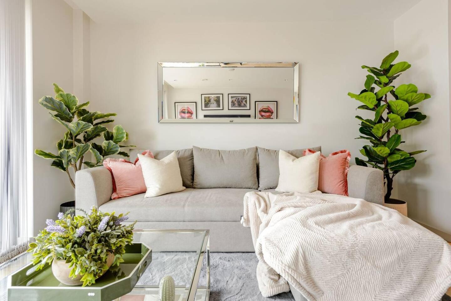 King's Cross 2 Bed Luxury - Sleeps 4 Apartment *