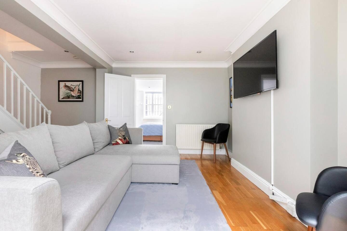 Spacious And Private By Royal Palace * London