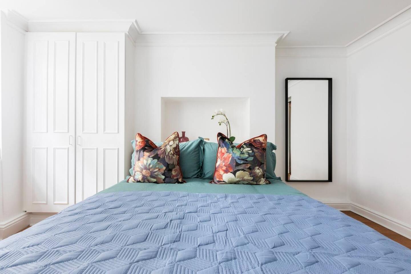 Apartment Spacious And Private By Royal Palace London