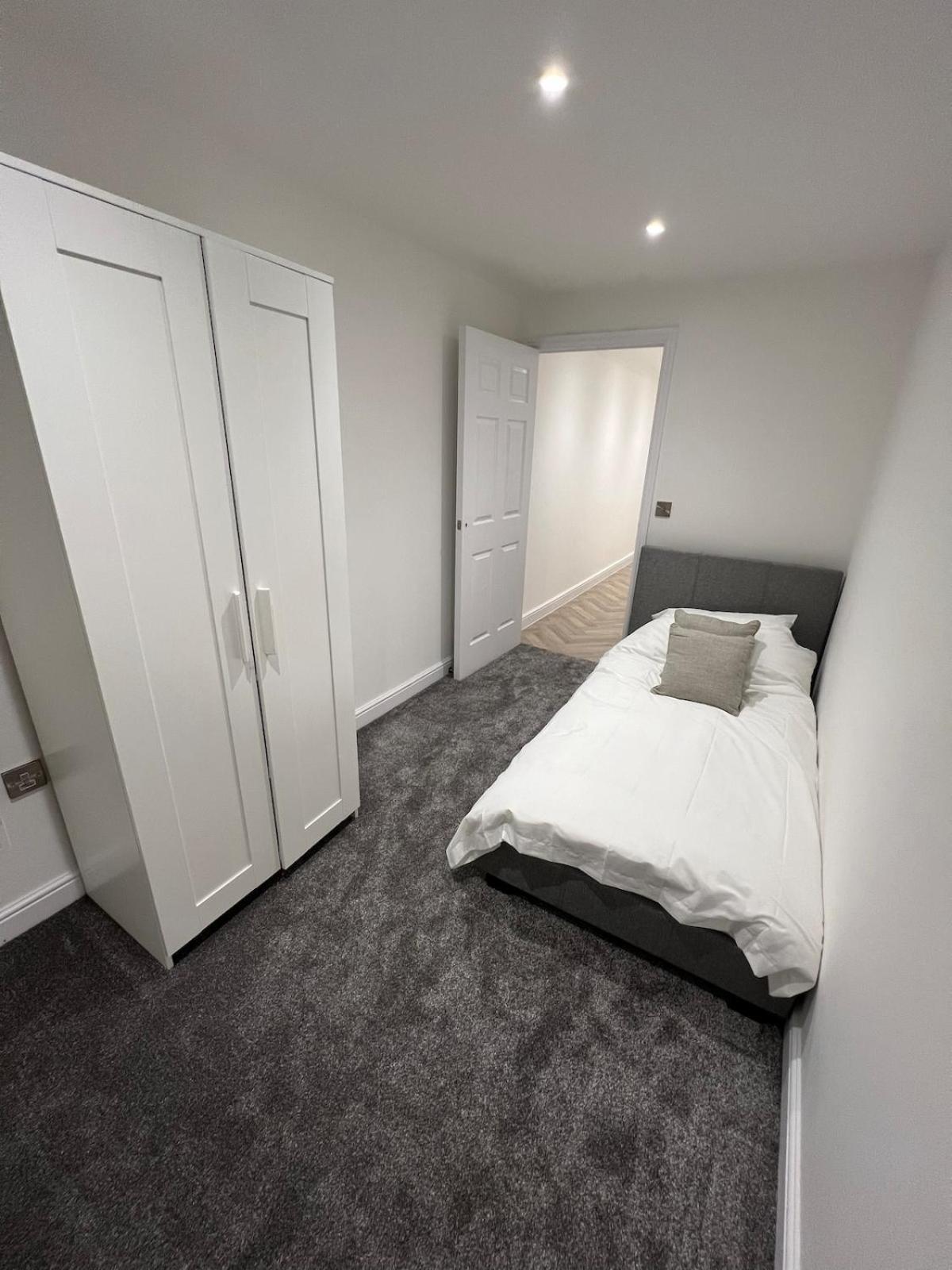 Apartment 2 Bedroom Flat *
