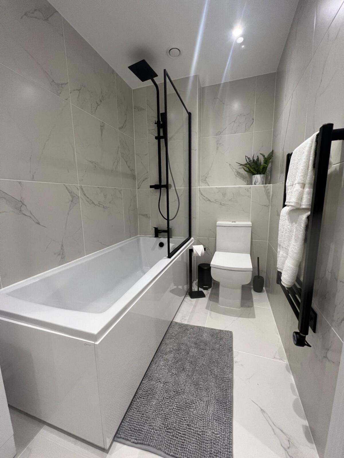 Apartment 2 Bedroom Flat London