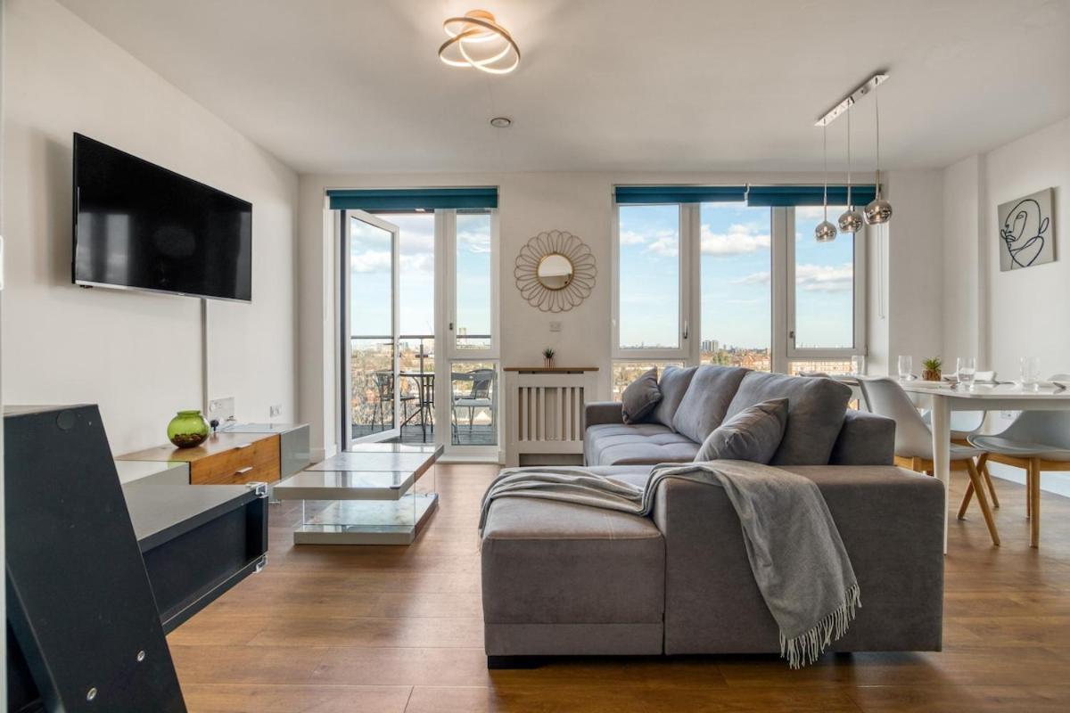 Modern Charming 2 Bed Flat With Amazing Views * London
