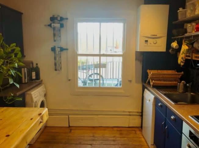 Comfy Bedroom In Superb Convenient Location Se5 0tj *