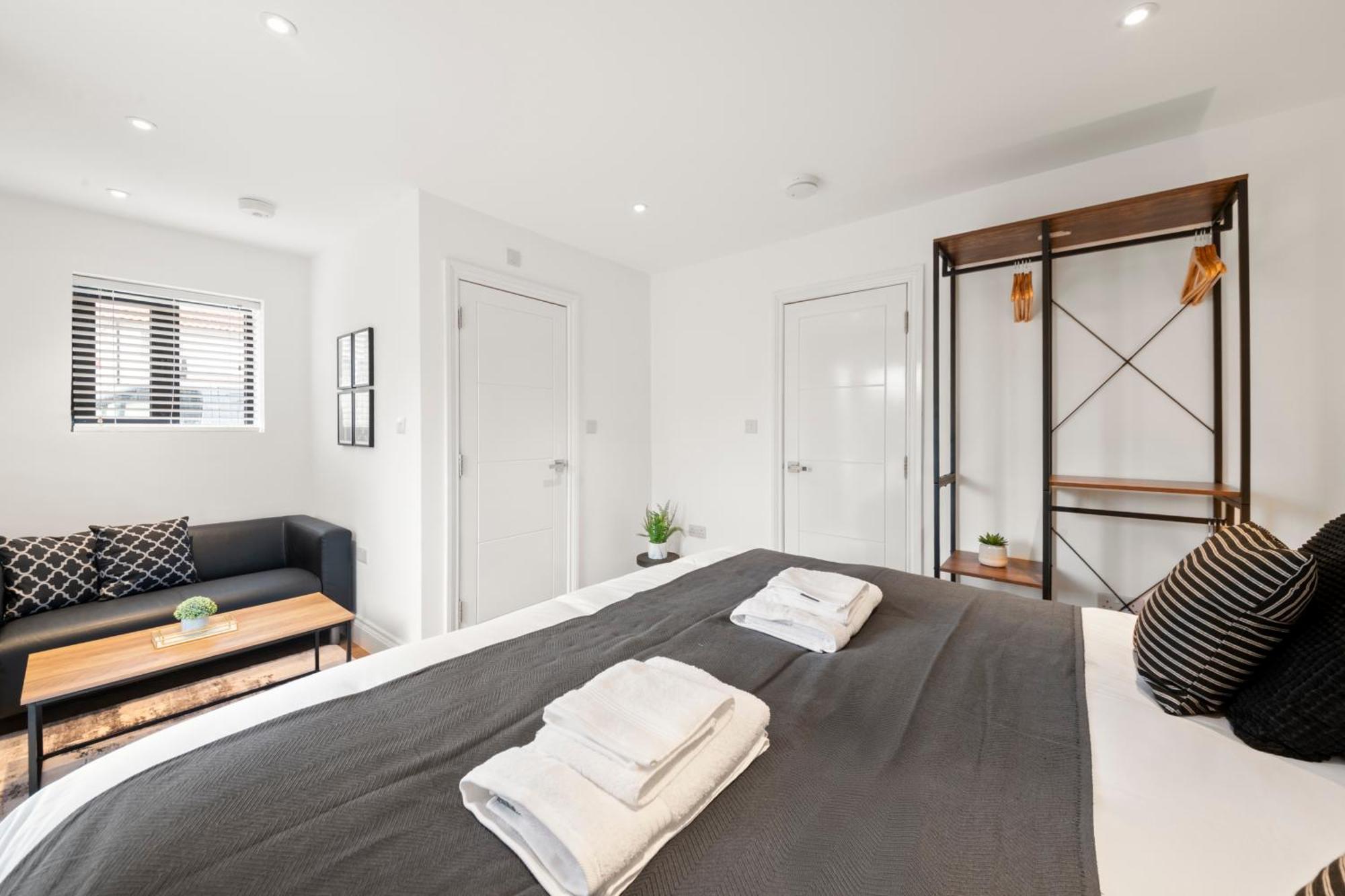 Stylish I Extended I Free Parking * London