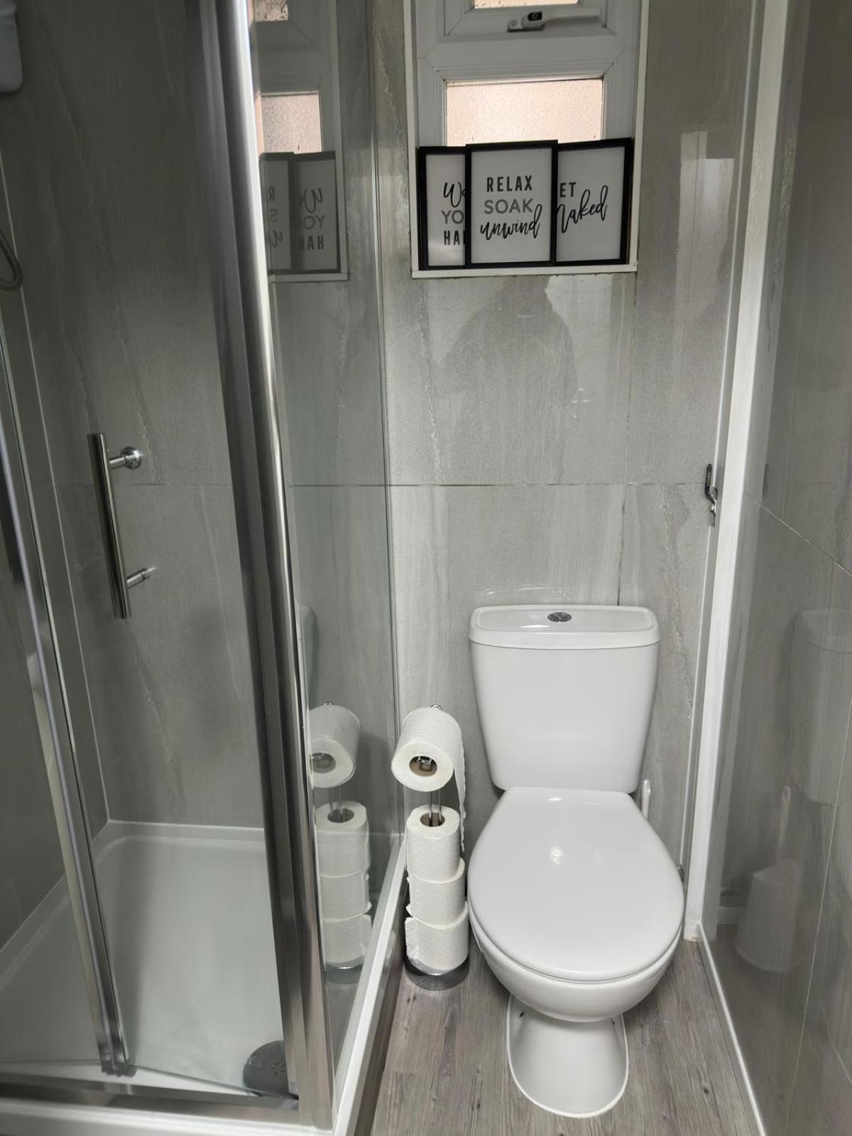1b, Zone 2 Westbourne Park , Sleeps 4