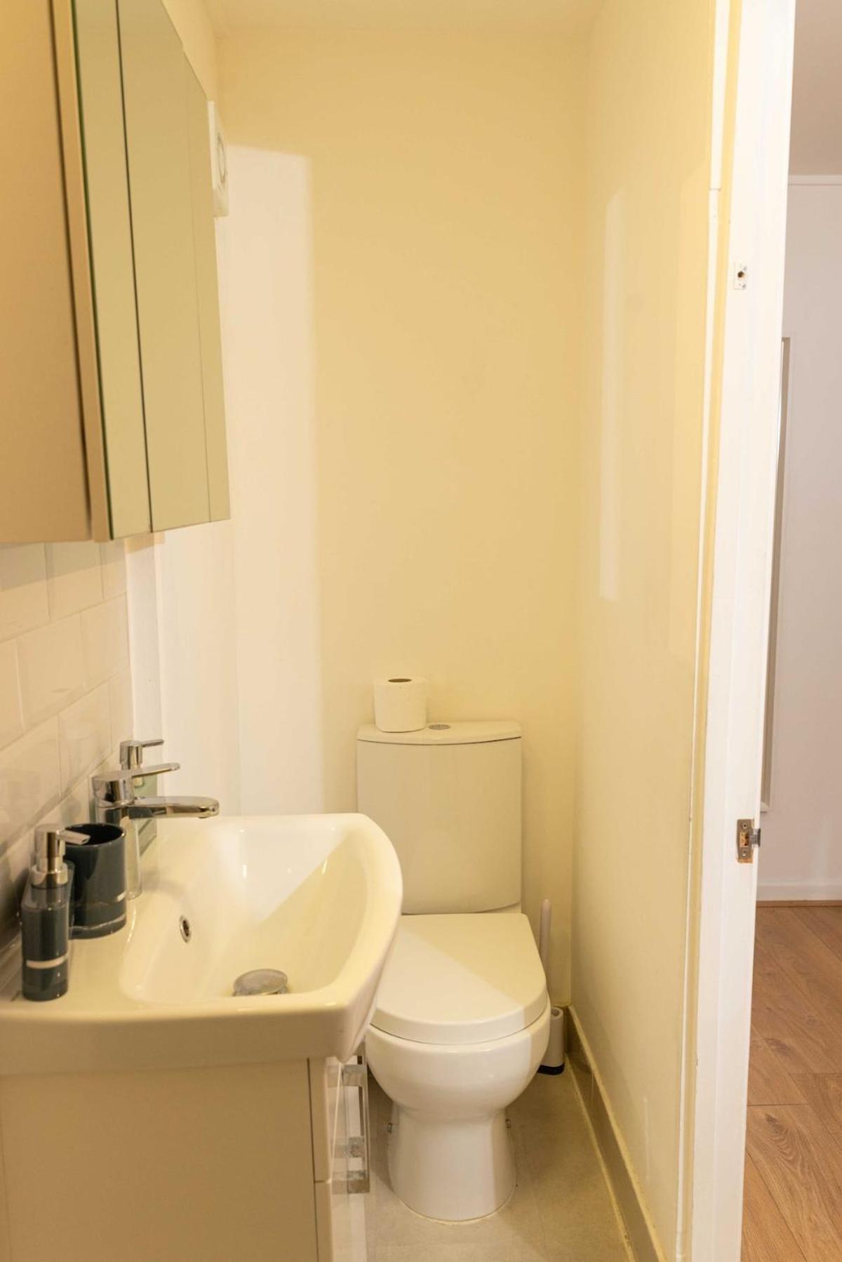 2 Bedroom Flat By Haggerston Station London
