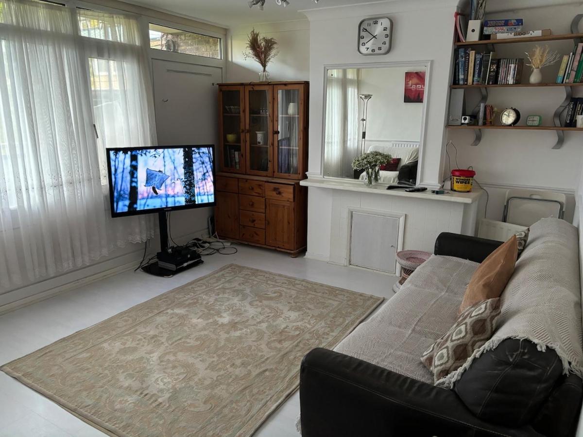 Lovely Spacious By Brick Lane Apartment *