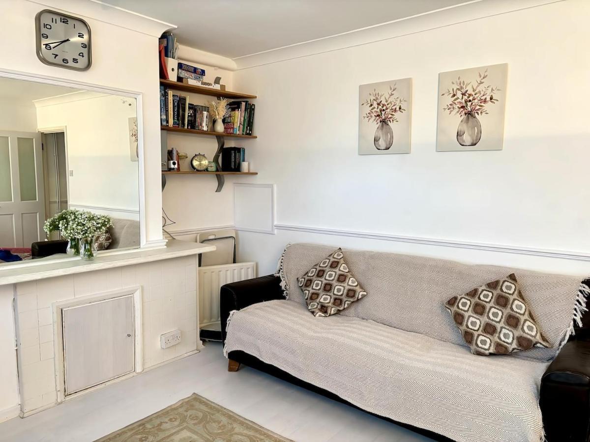 Lovely Spacious By Brick Lane Apartment *