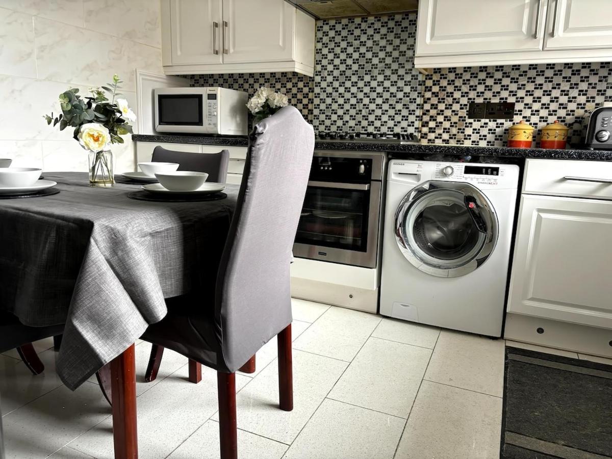 Lovely Spacious By Brick Lane Apartment London