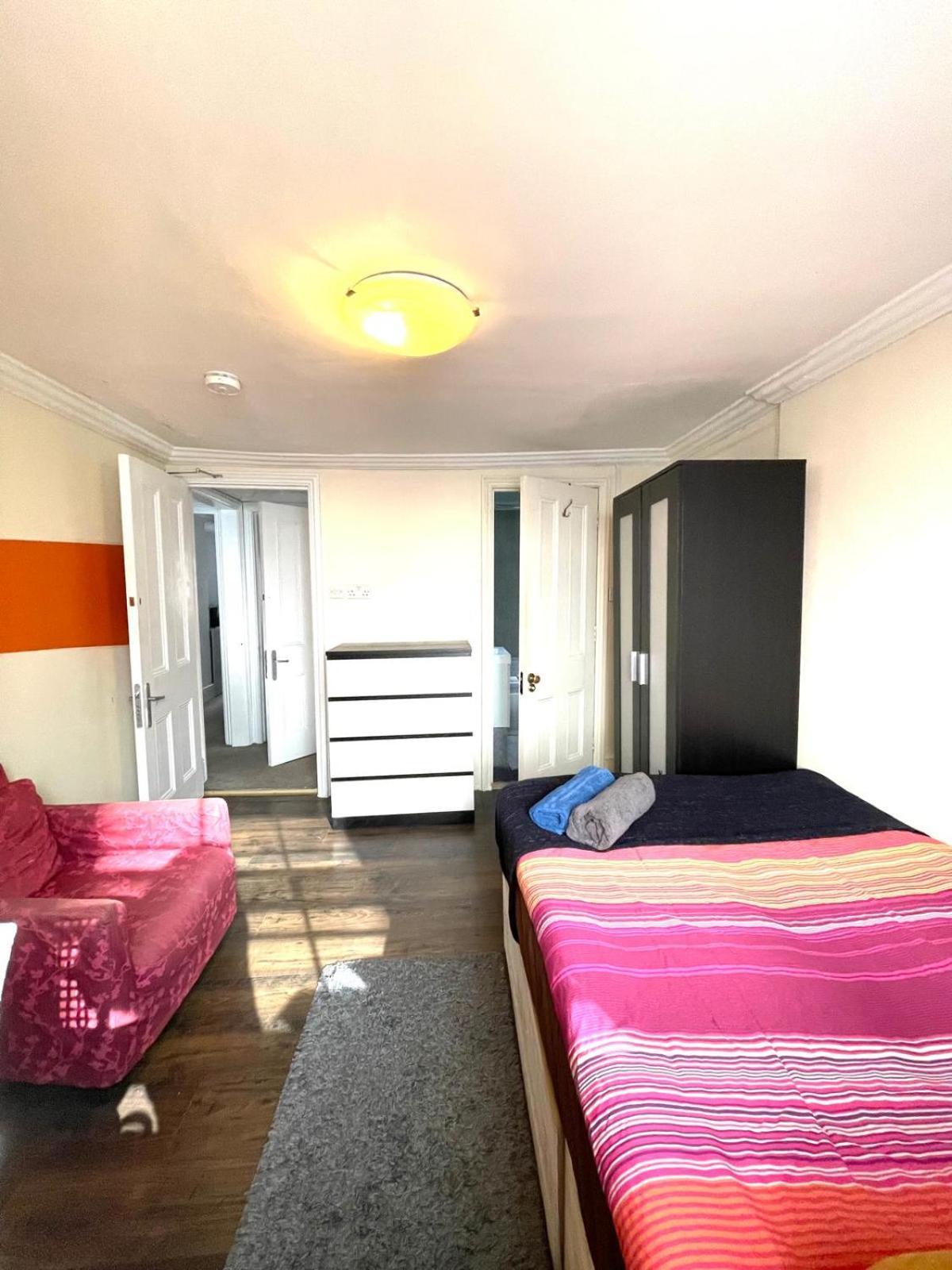 Homestay Charring Cross London, Prime Location *