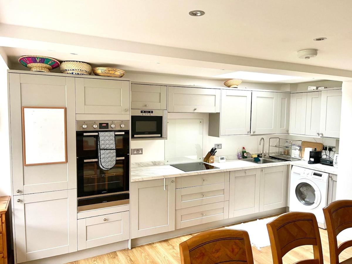 Bright, Modern, Spacious With Garden London