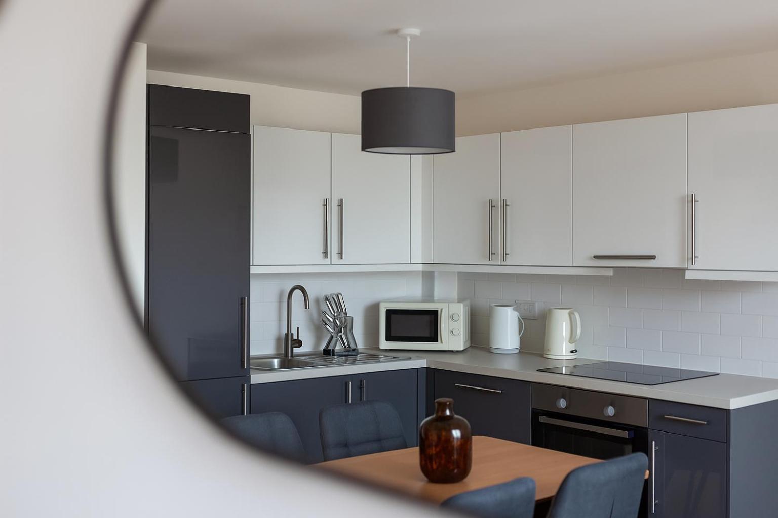 Fabulous Flat In South Wimbledon Apartment