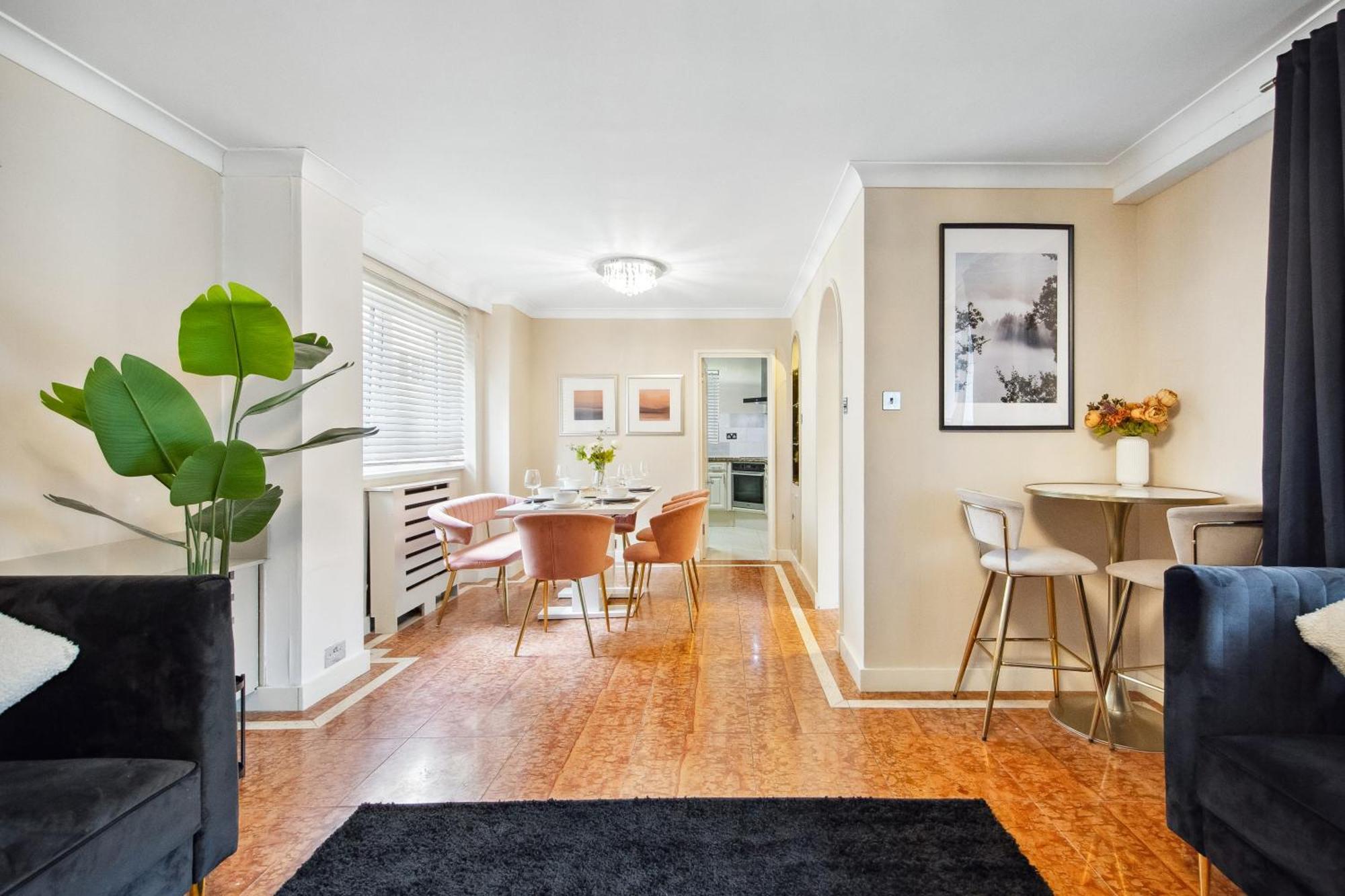 Ultra Luxury 4 Bedroom 3 Bathroom Knightsbridge Next To Harrods Apartment
