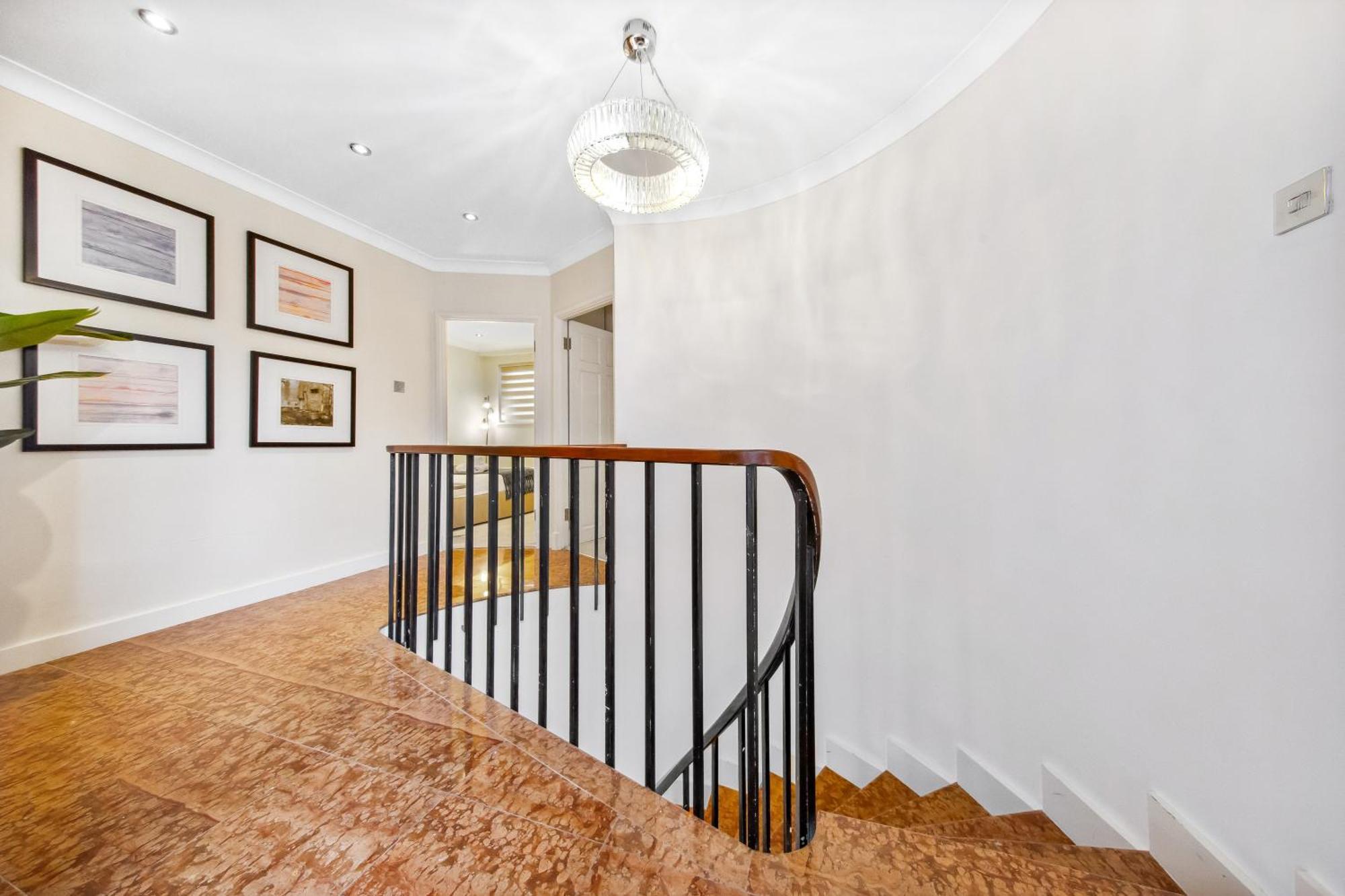 Ultra Luxury 4 Bedroom 3 Bathroom Knightsbridge Next To Harrods * London