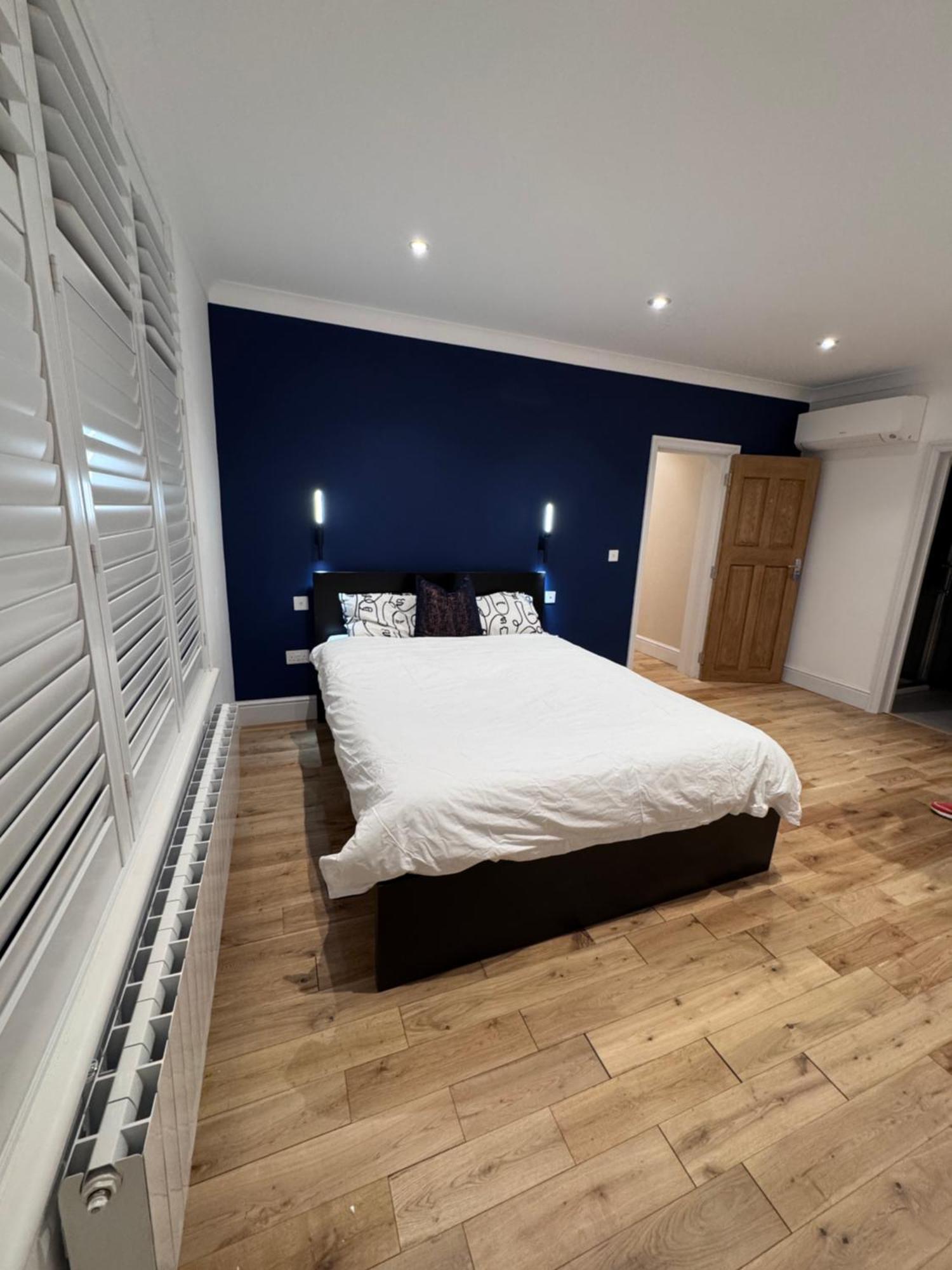 Homestay Downton Avenue London