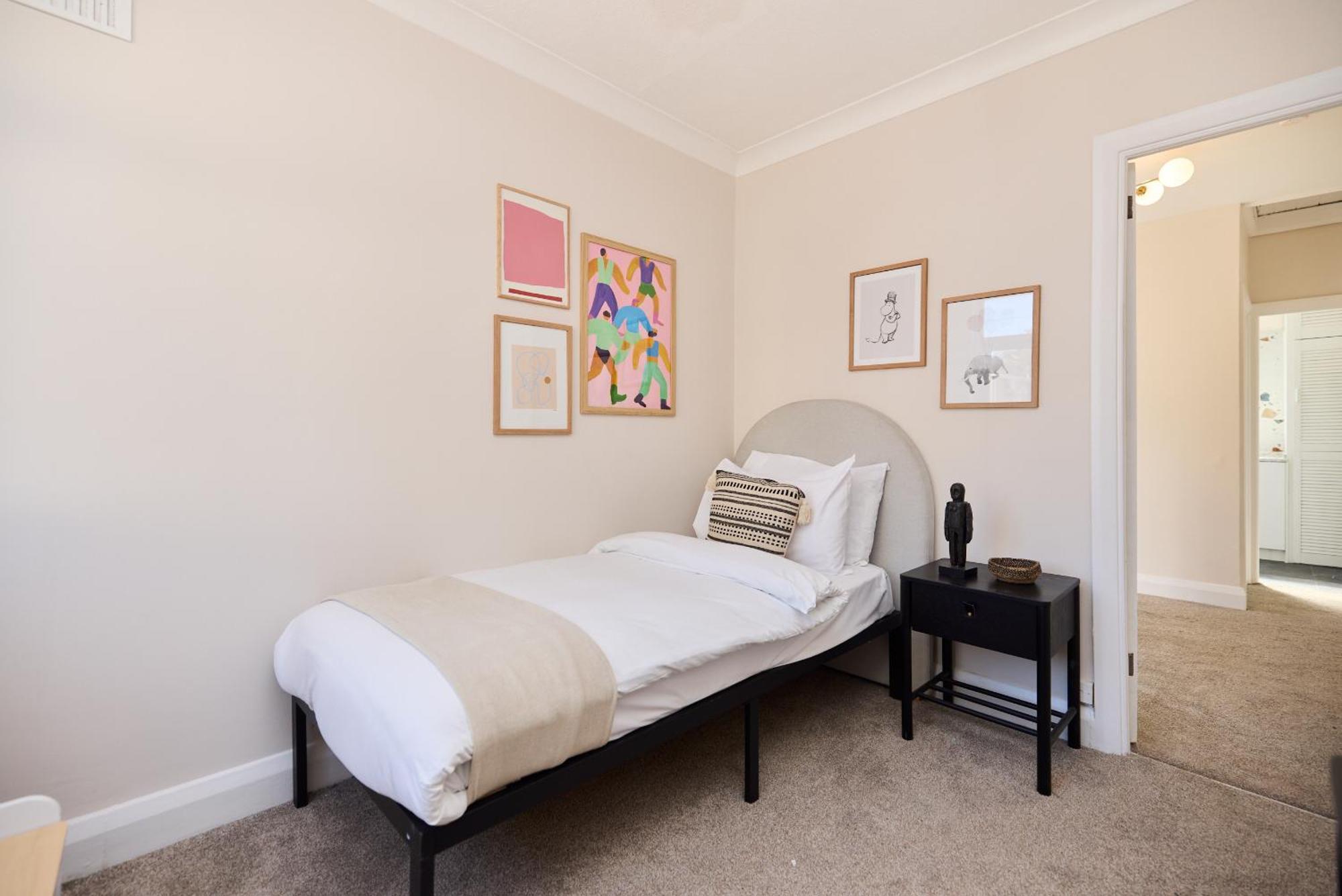 The Randall Retreat - Spacious 4bdr With Garden Apartment