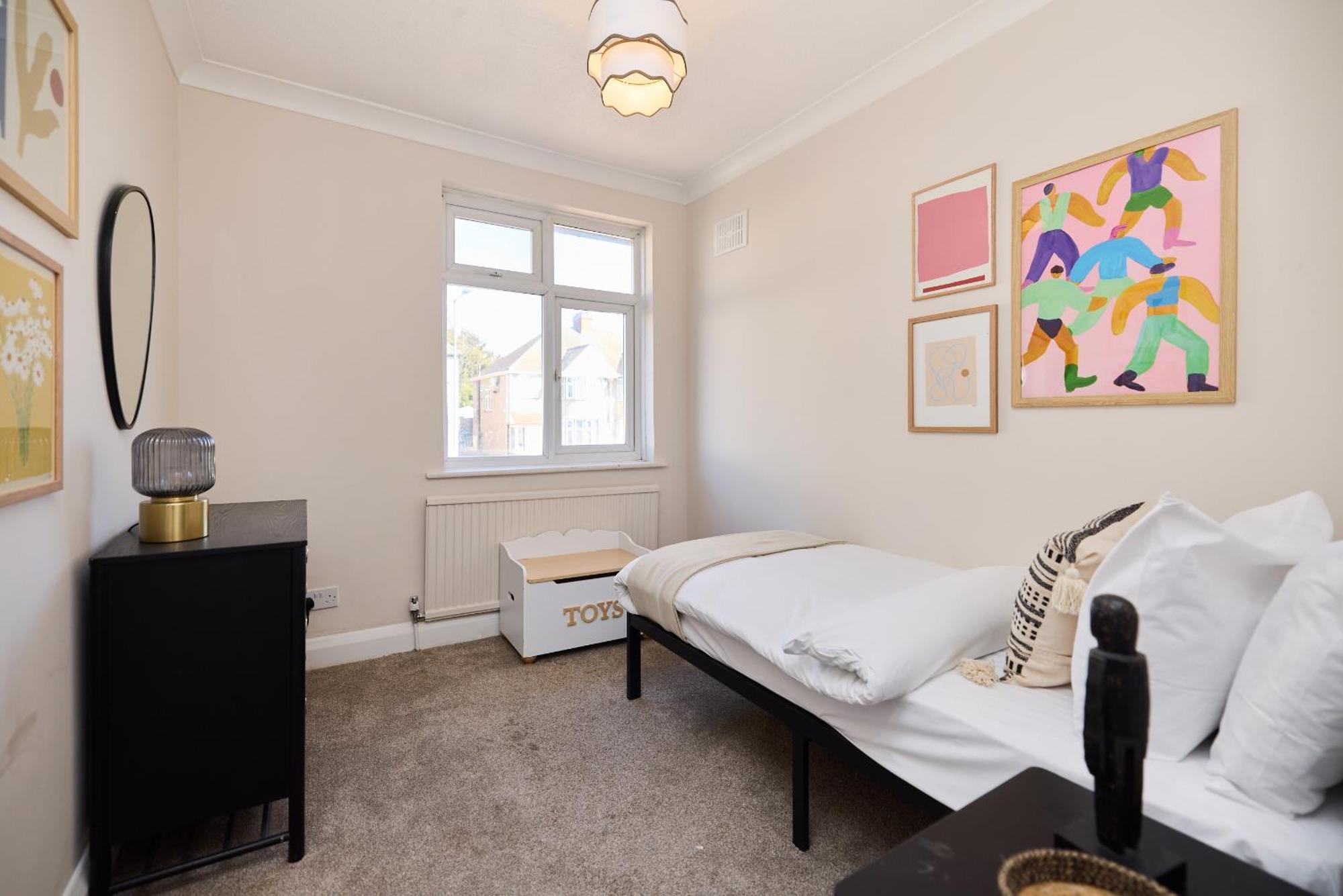 The Randall Retreat - Spacious 4bdr With Garden Apartment