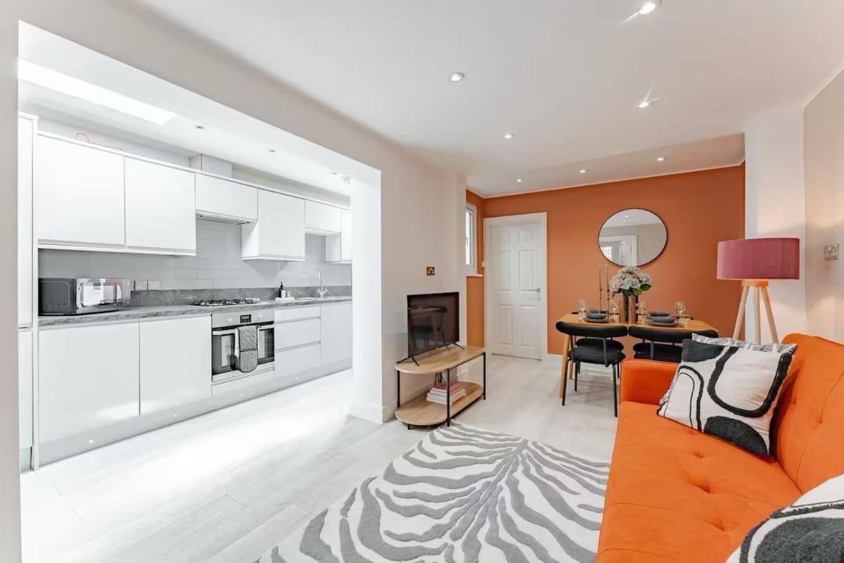 Apartment The Shamrock Sleek And Chic - Private Garden - Ground Floor - East - Sleeps 6