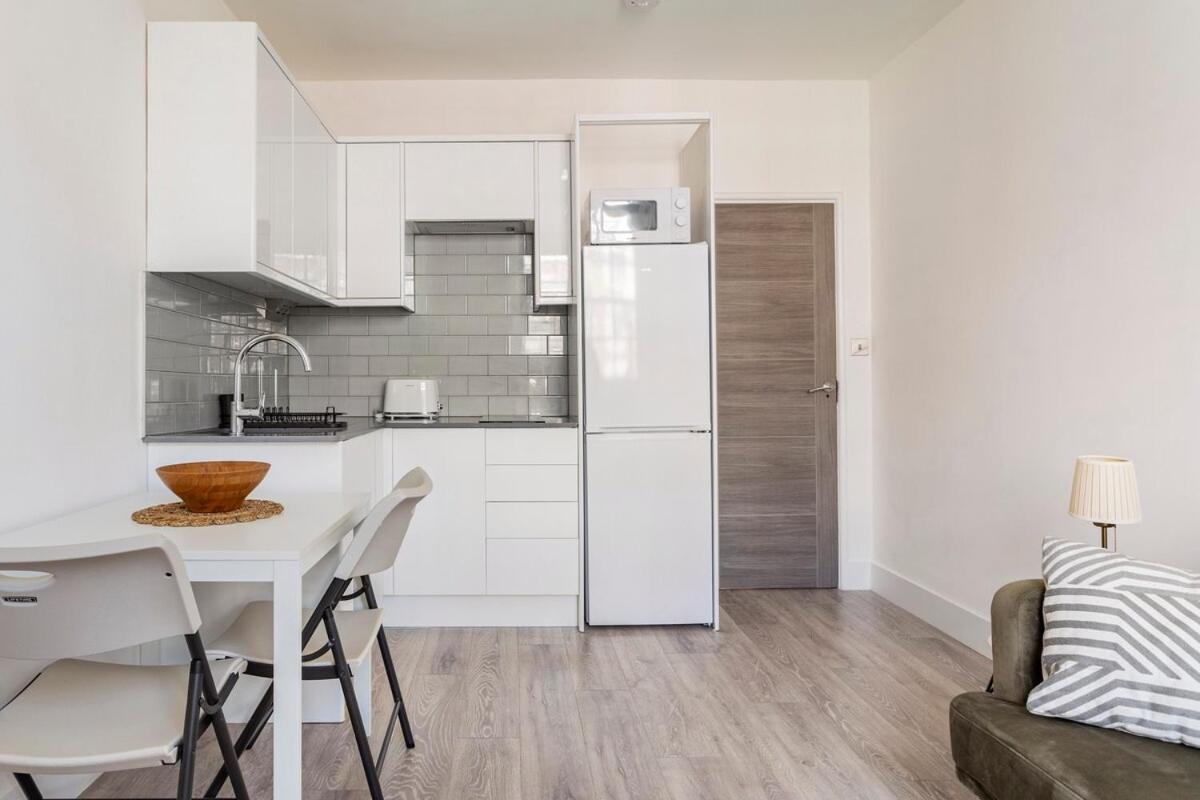 Apartment Scott Ellis 2