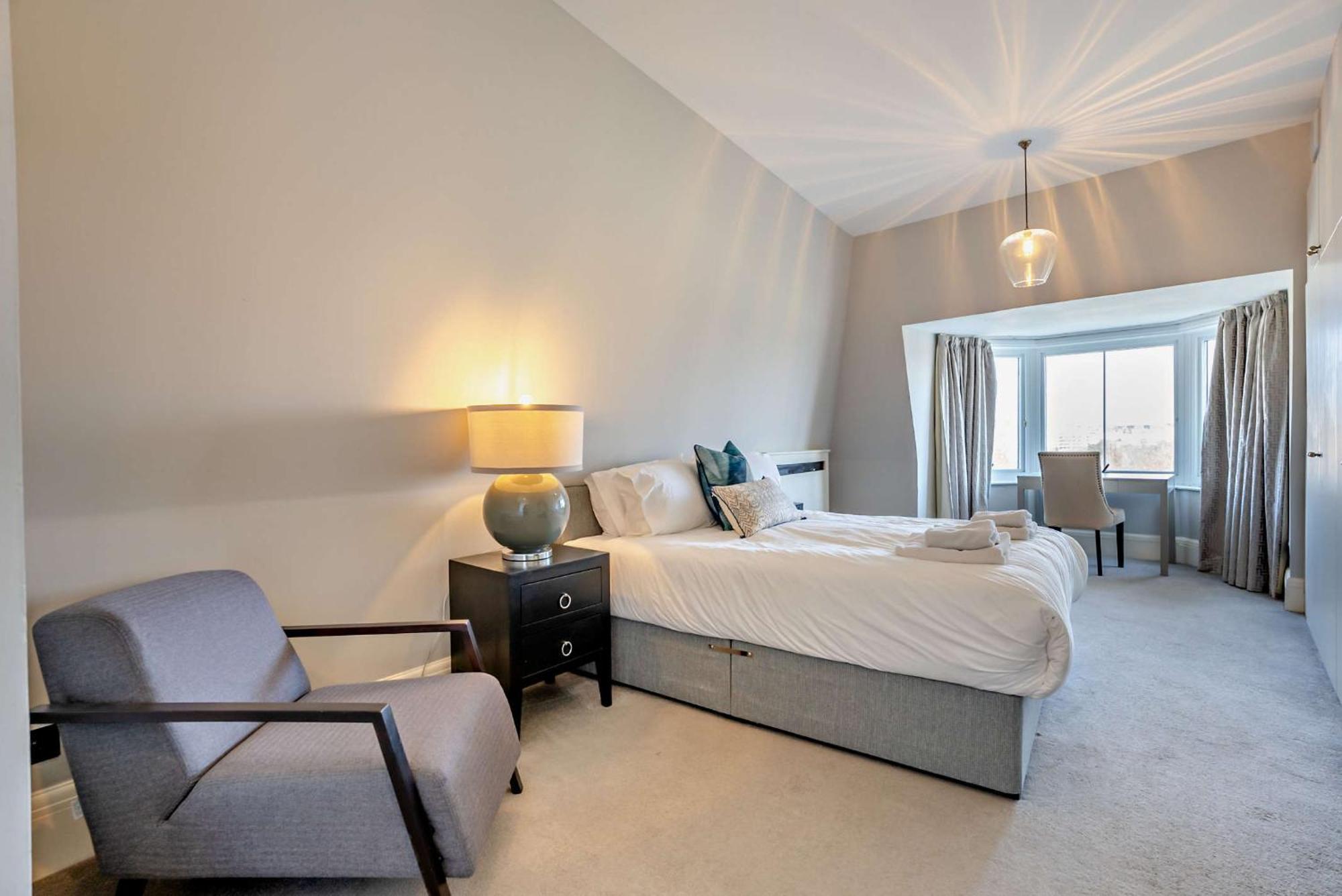 Strathmore Court * Londres