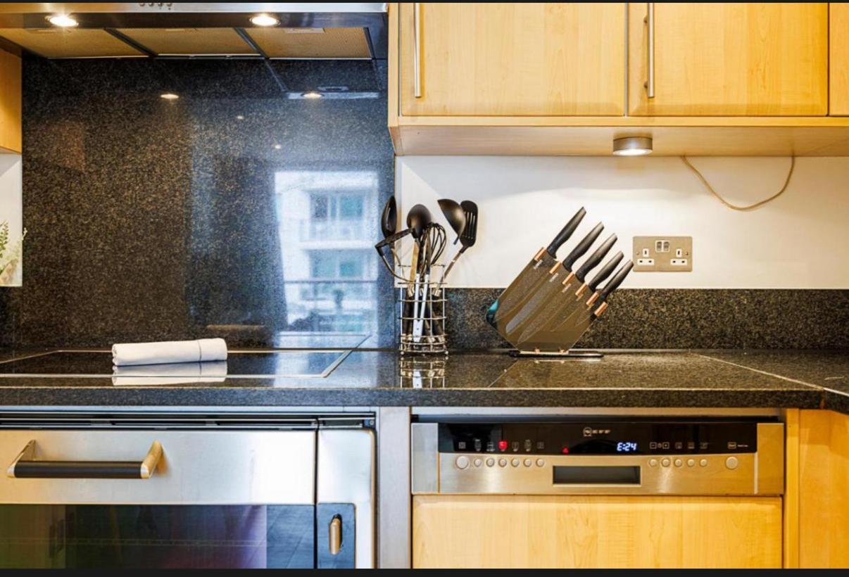 Flat In For 4 Apartment *