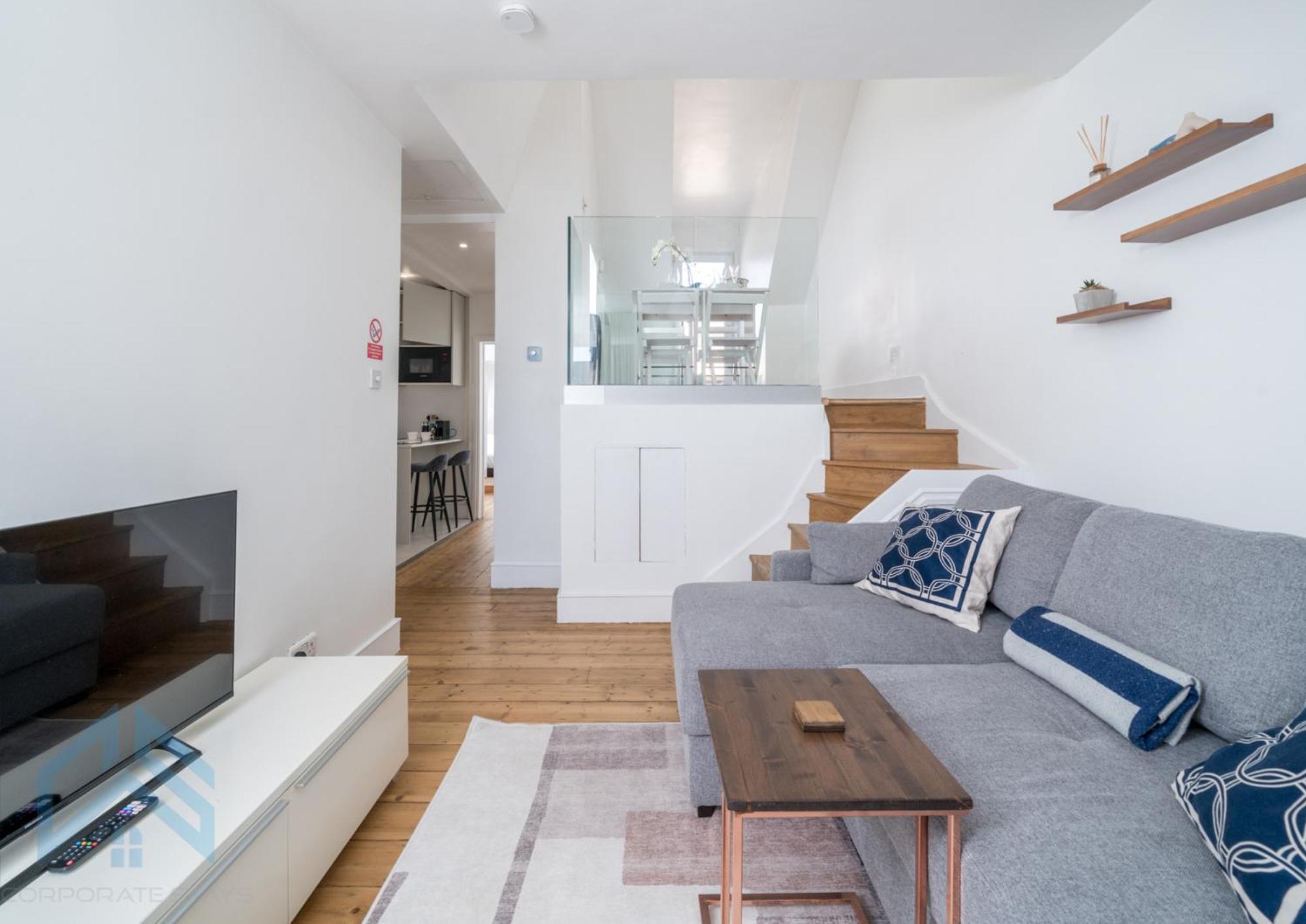 Boutique 2br With Roof Terrace Near Tube - West Kensington Apartment London