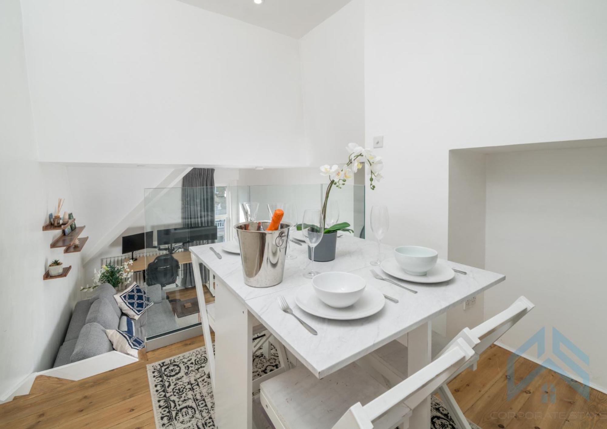 Boutique 2br With Roof Terrace Near Tube - West Kensington Apartment *