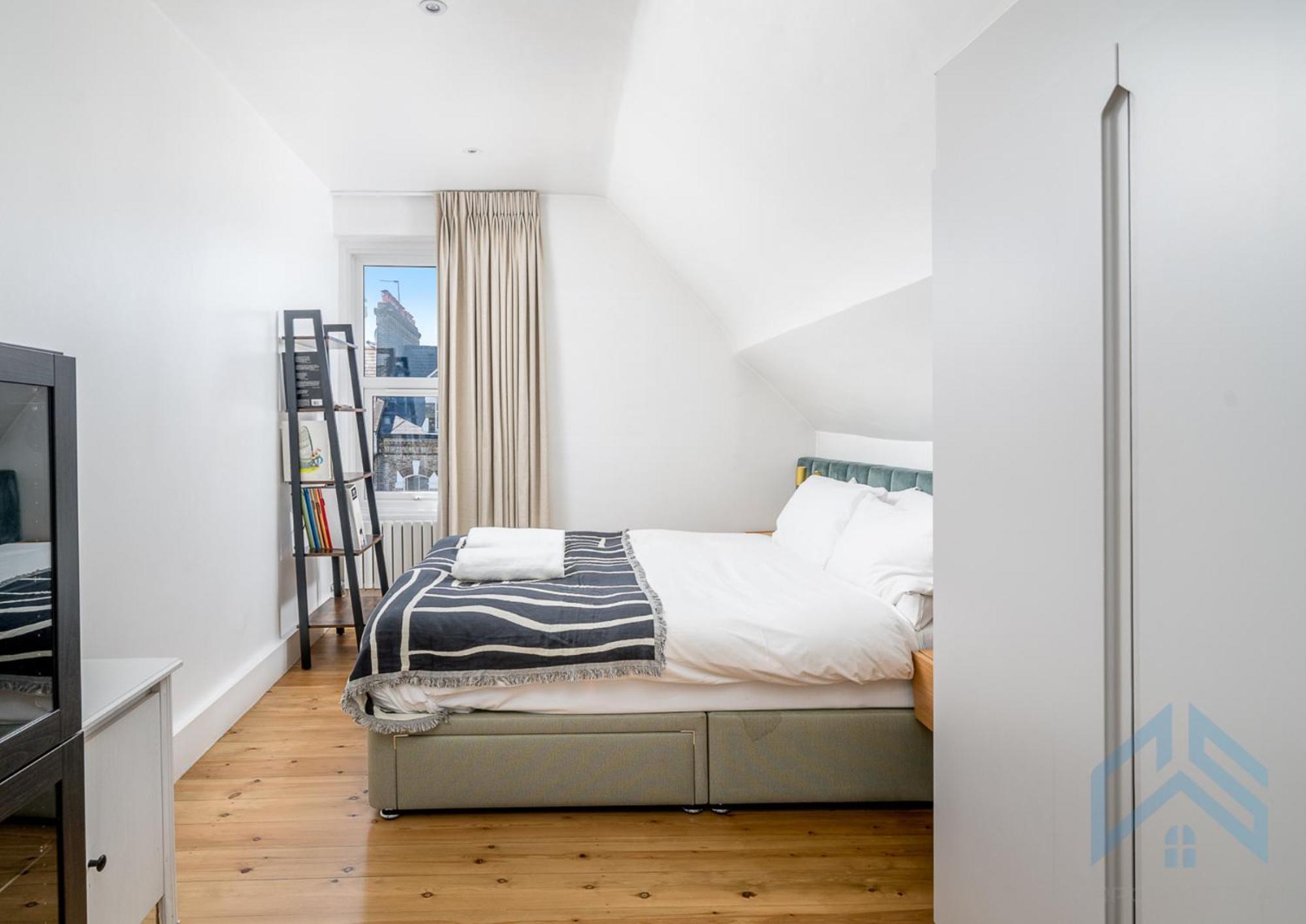 Boutique 2br With Roof Terrace Near Tube - West Kensington London