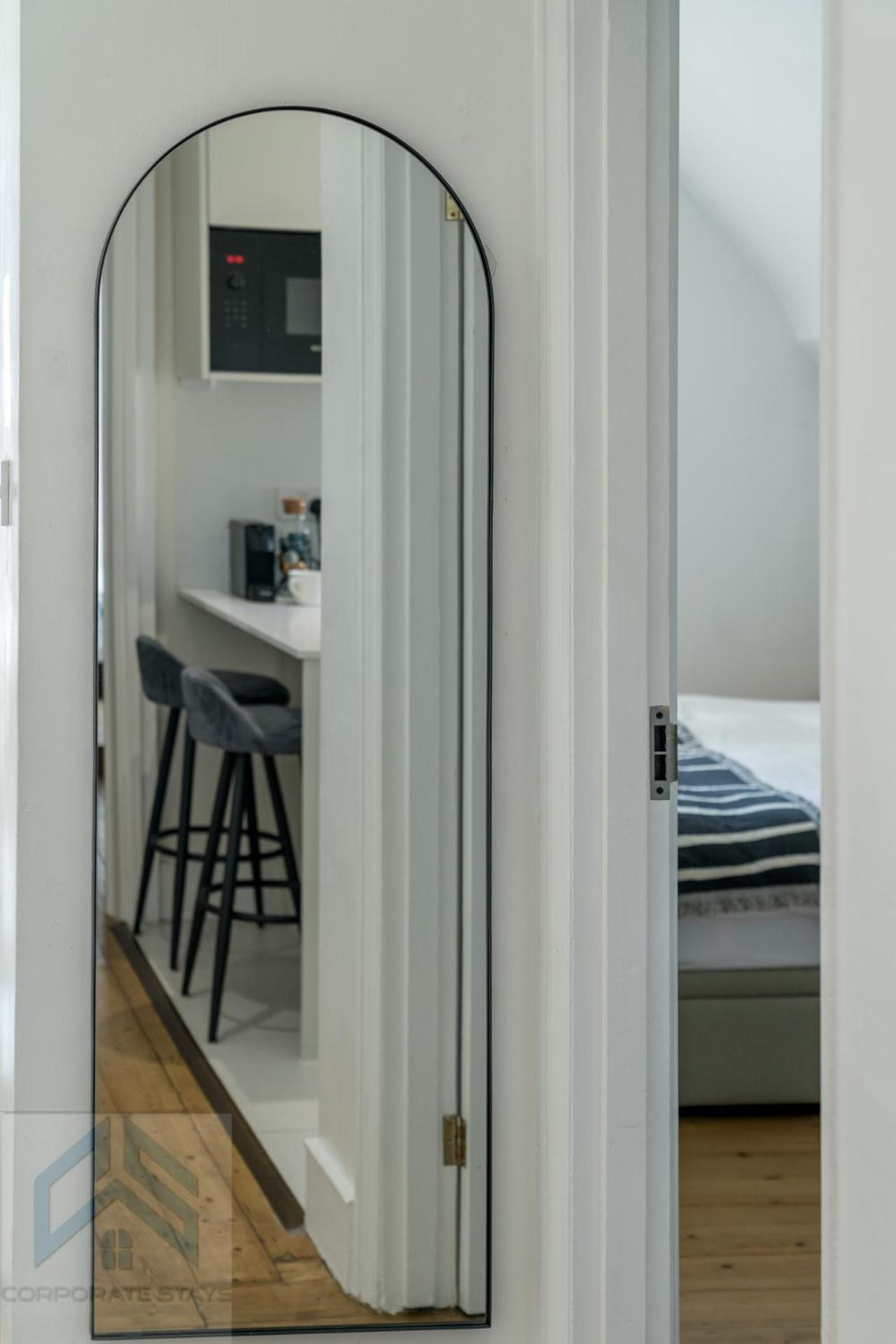 Boutique 2br With Roof Terrace Near Tube - West Kensington Apartment