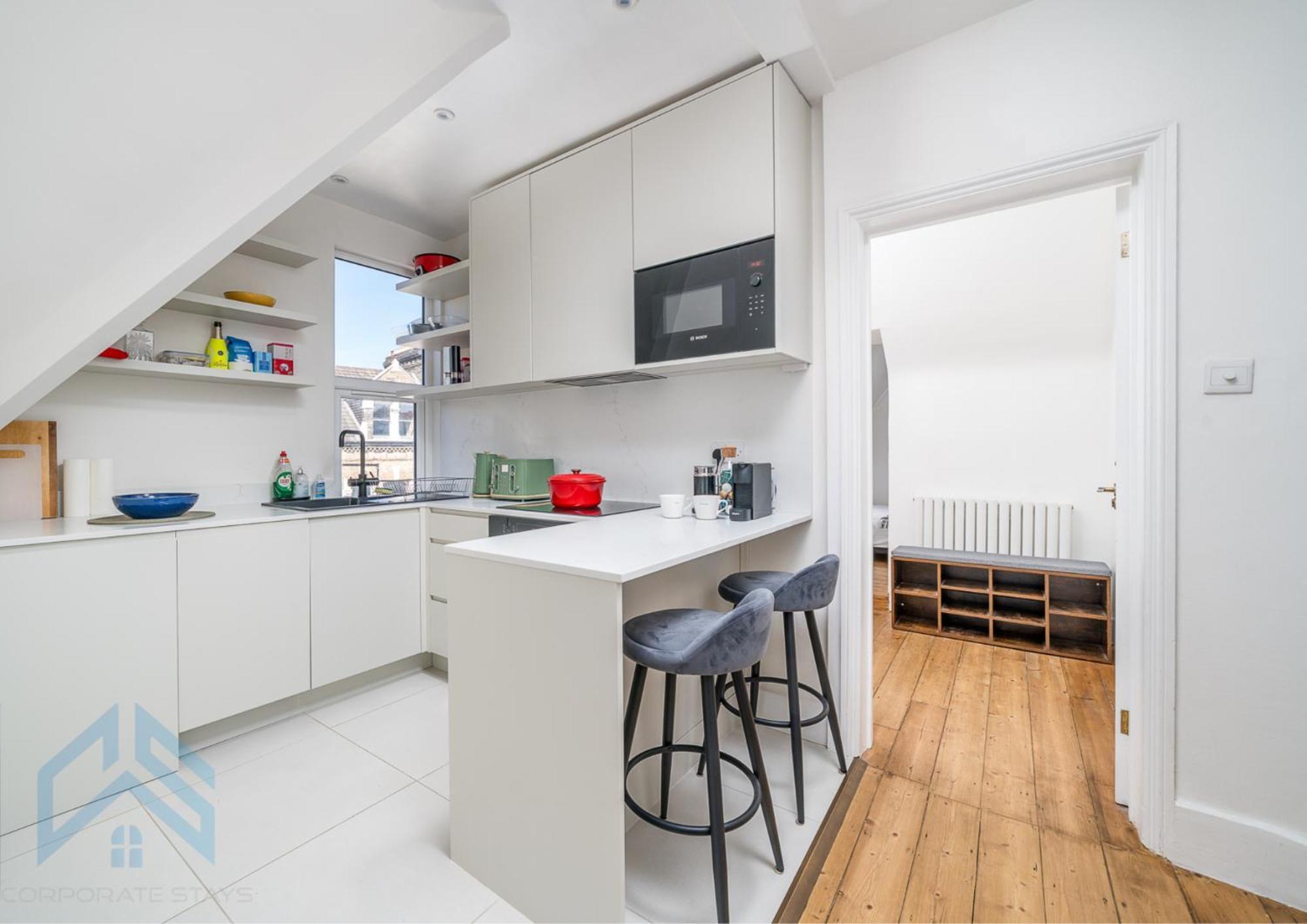 Boutique 2br With Roof Terrace Near Tube - West Kensington Apartment *