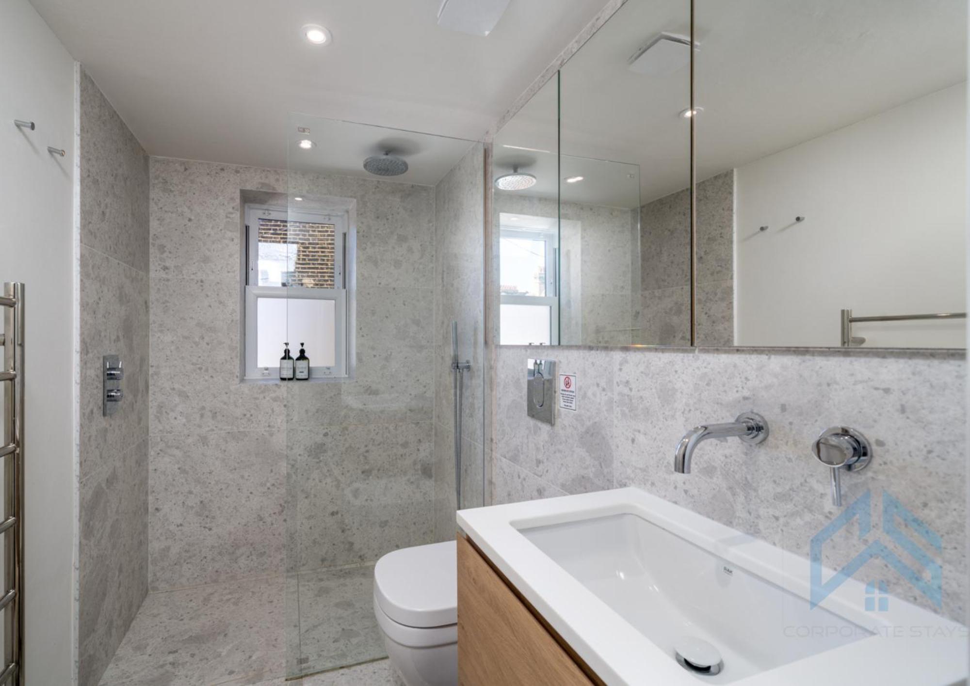 Apartment Boutique 2br With Roof Terrace Near Tube - West Kensington *