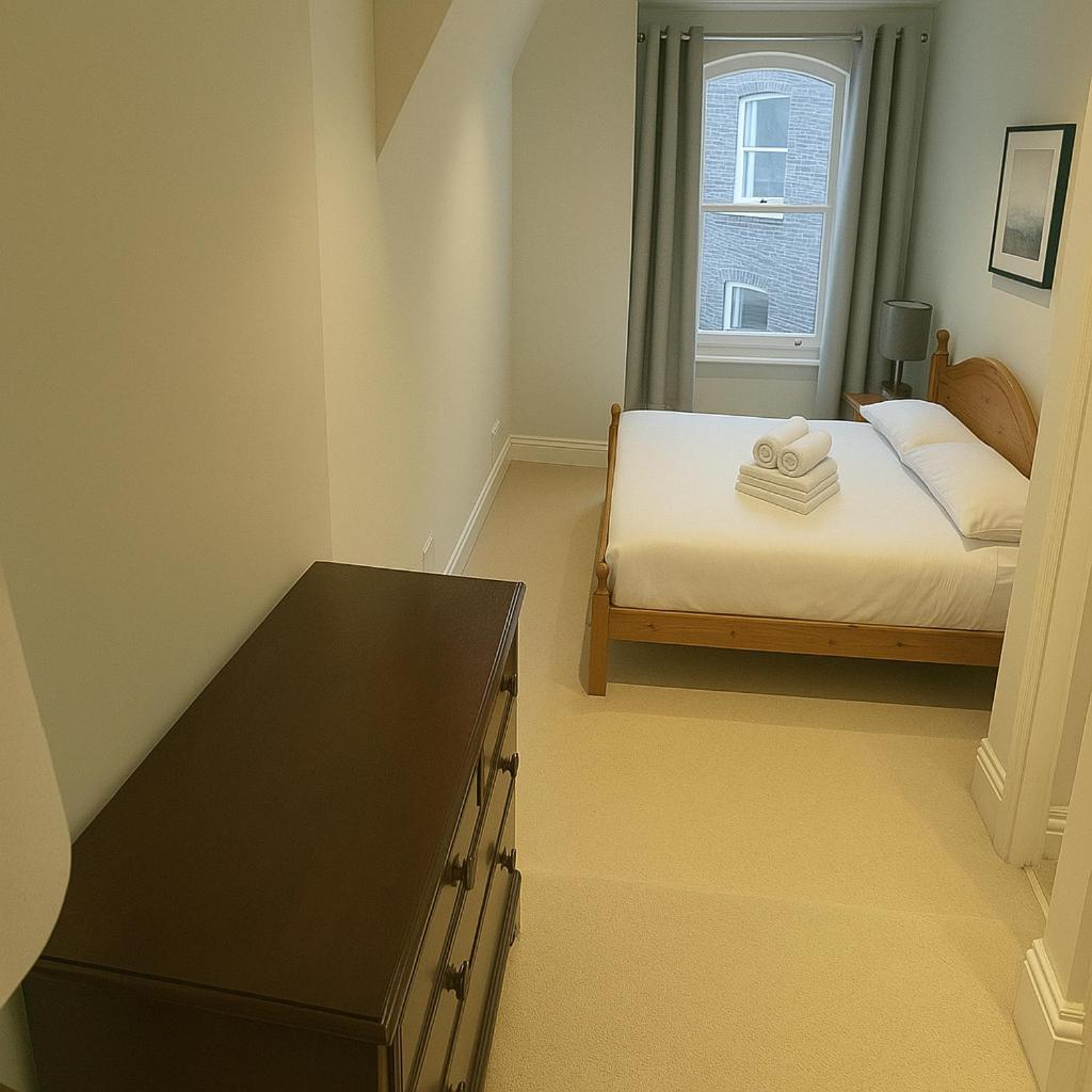 Flat - 3 Min To West Kensington Station Apartment