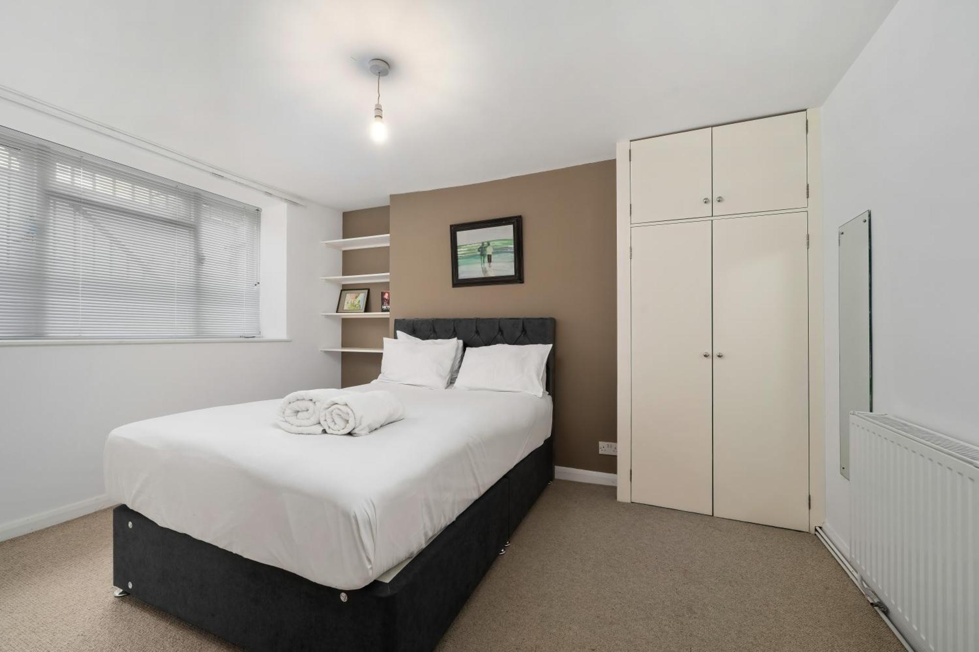 Paddington, Modern 2 Bedroom Apartment London