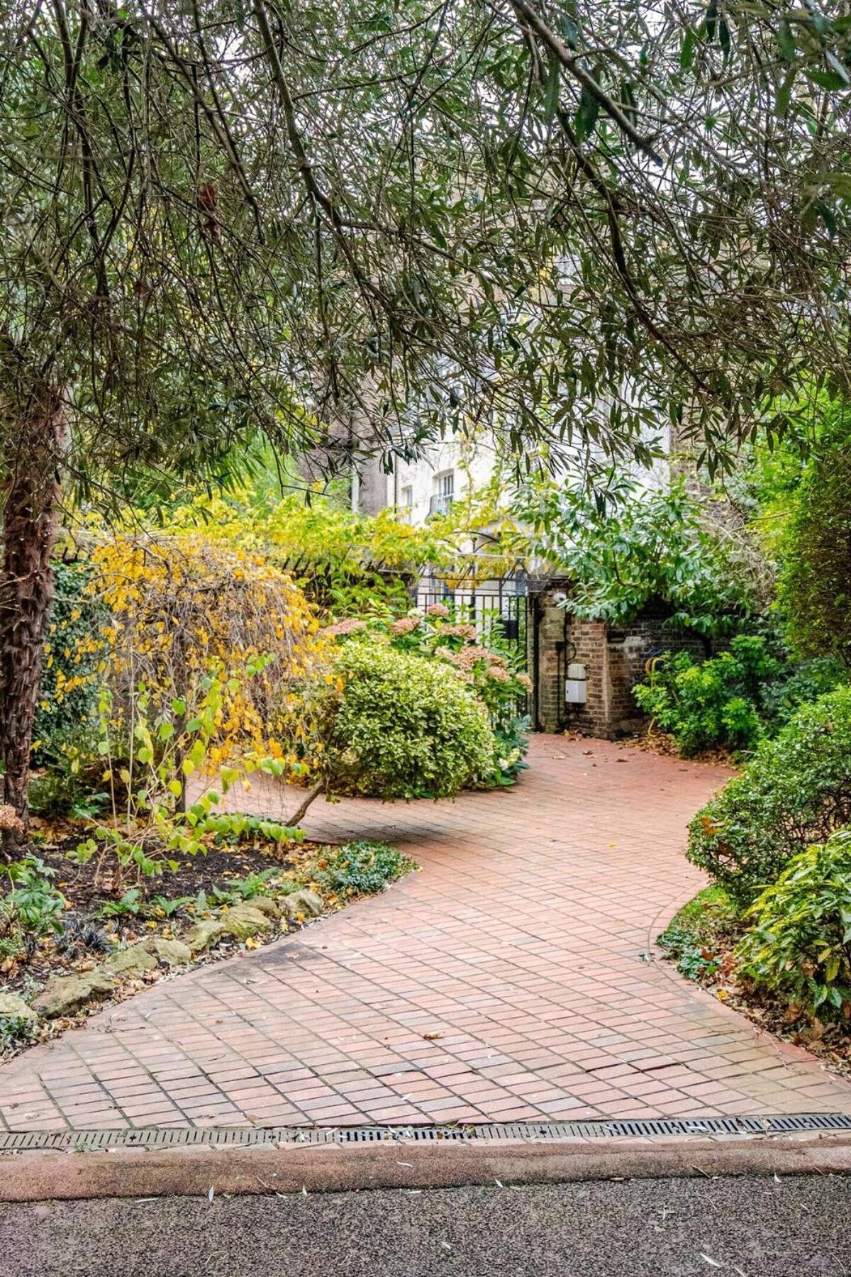 Peaceful Oasis Steps From Oxford Street