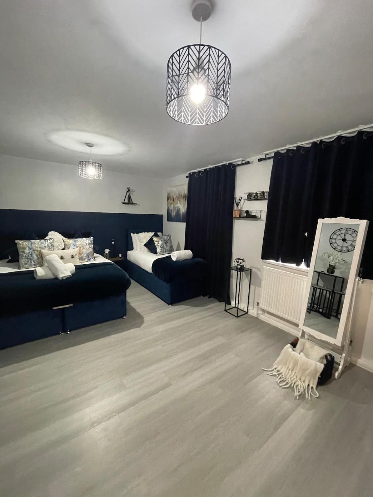 Luxurious & Spacious 3-br Free Parking Balcony * London