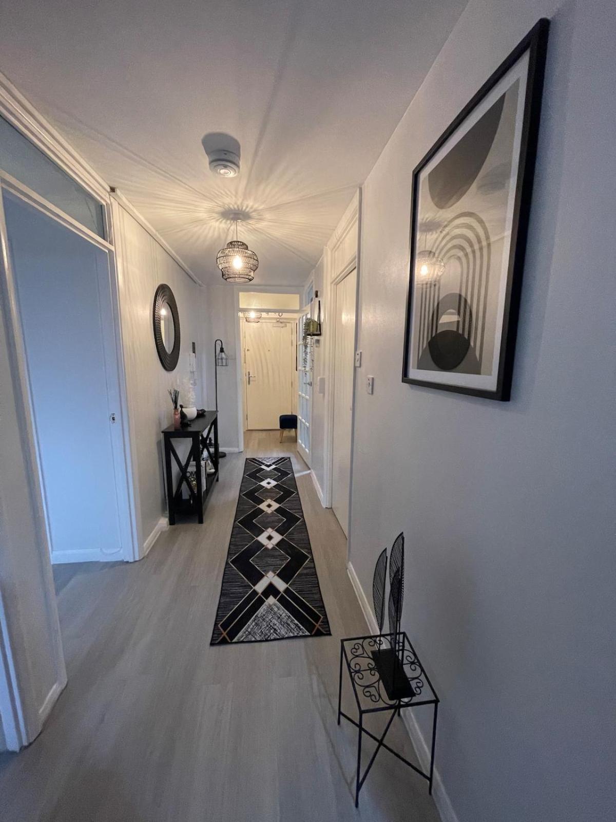 Apartment Luxurious & Spacious 3-br Free Parking Balcony