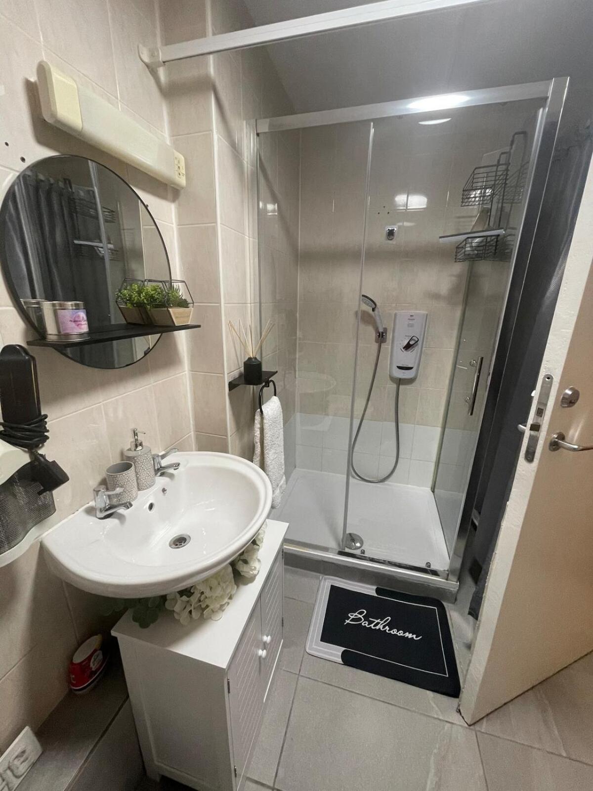 Luxurious & Spacious 3-br Free Parking Balcony *