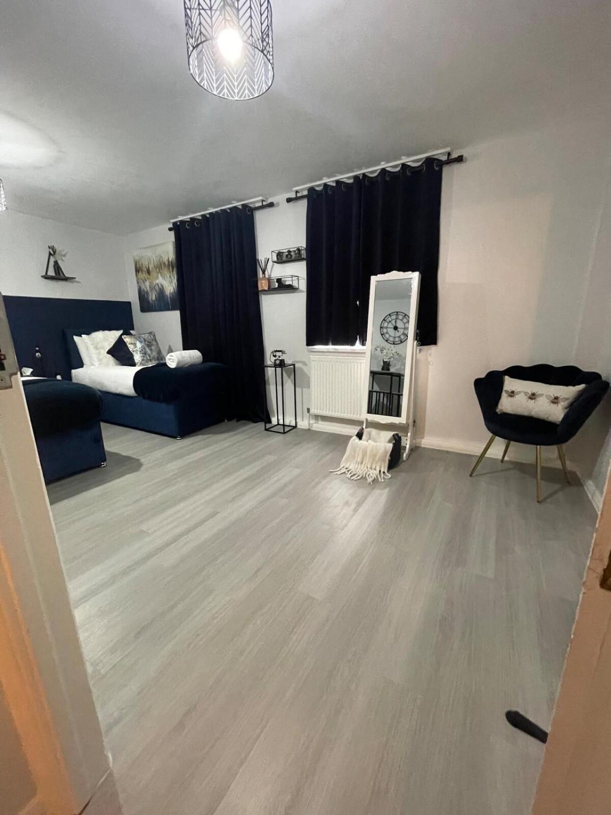 Apartment Luxurious & Spacious 3-br Free Parking Balcony *