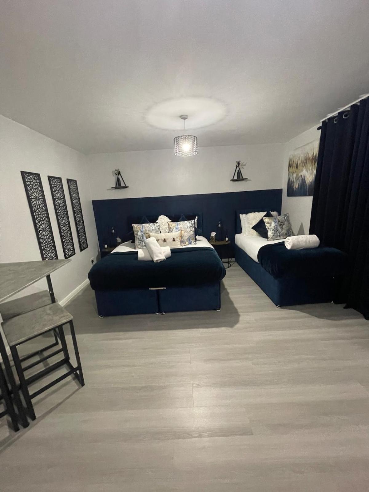 Luxurious & Spacious 3-br Free Parking Balcony Apartment *