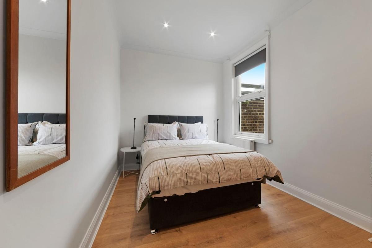 Apartment New Loft Style 2 Bed Maida Vale Sleeps 6 People