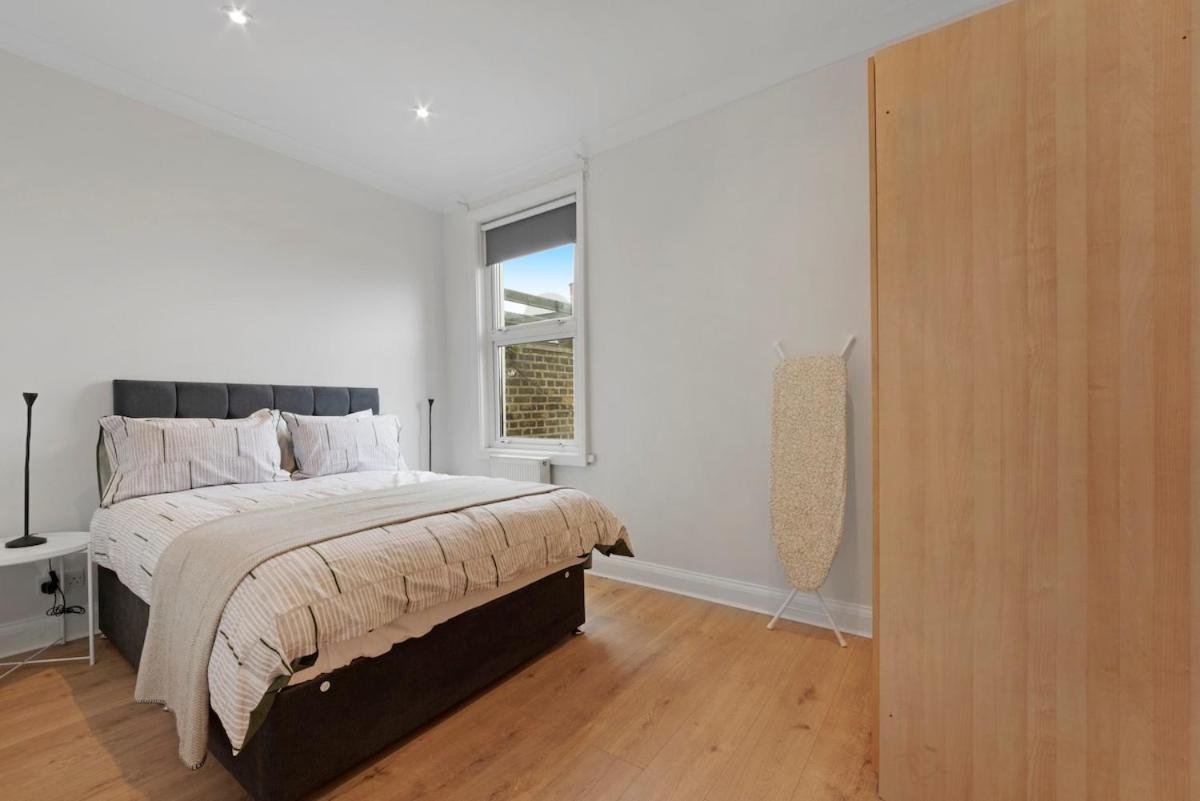 New Loft Style 2 Bed Maida Vale Sleeps 6 People *