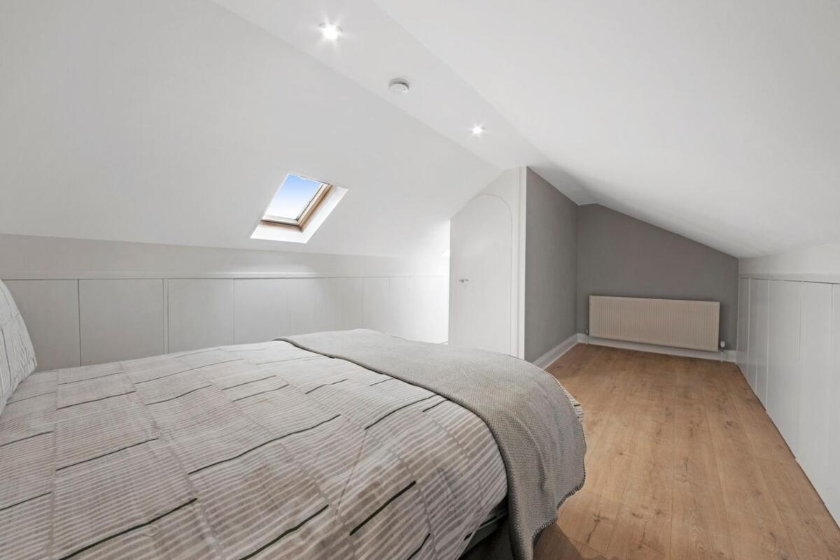 New Loft Style 2 Bed Maida Vale Sleeps 6 People