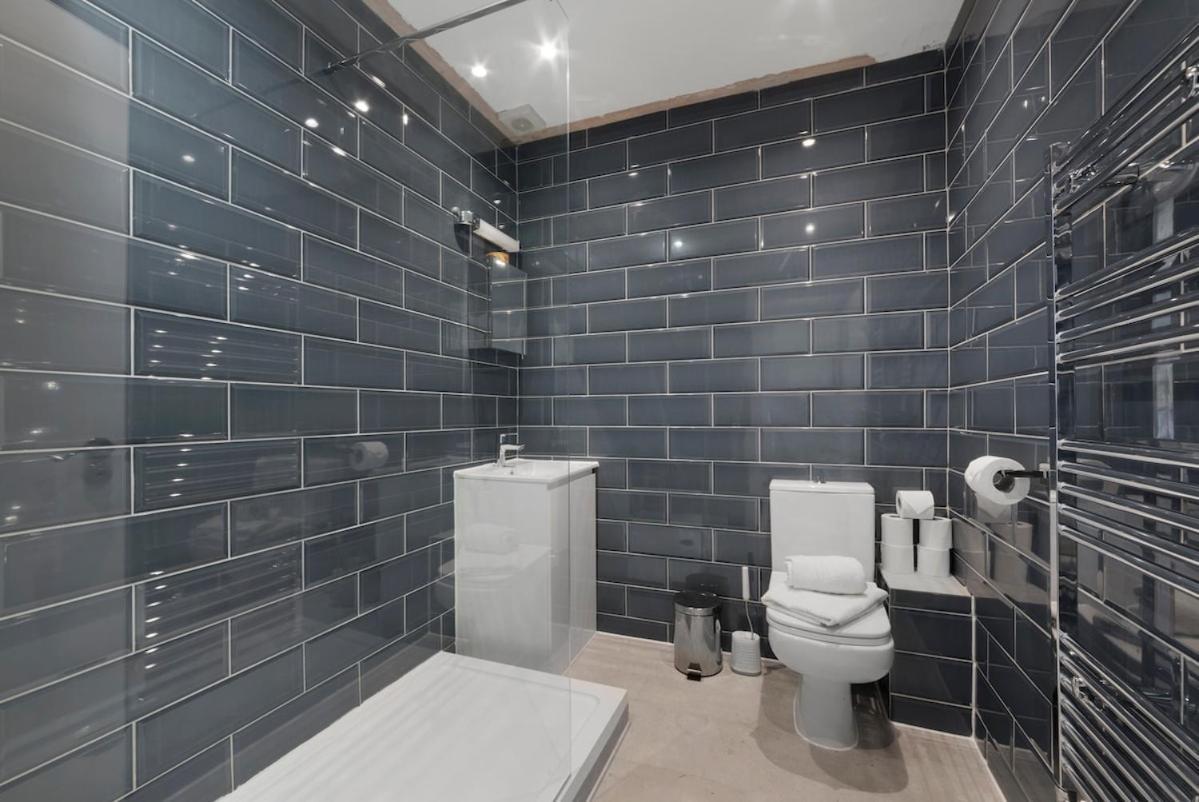 New Loft Style 2 Bed Maida Vale Sleeps 6 People *