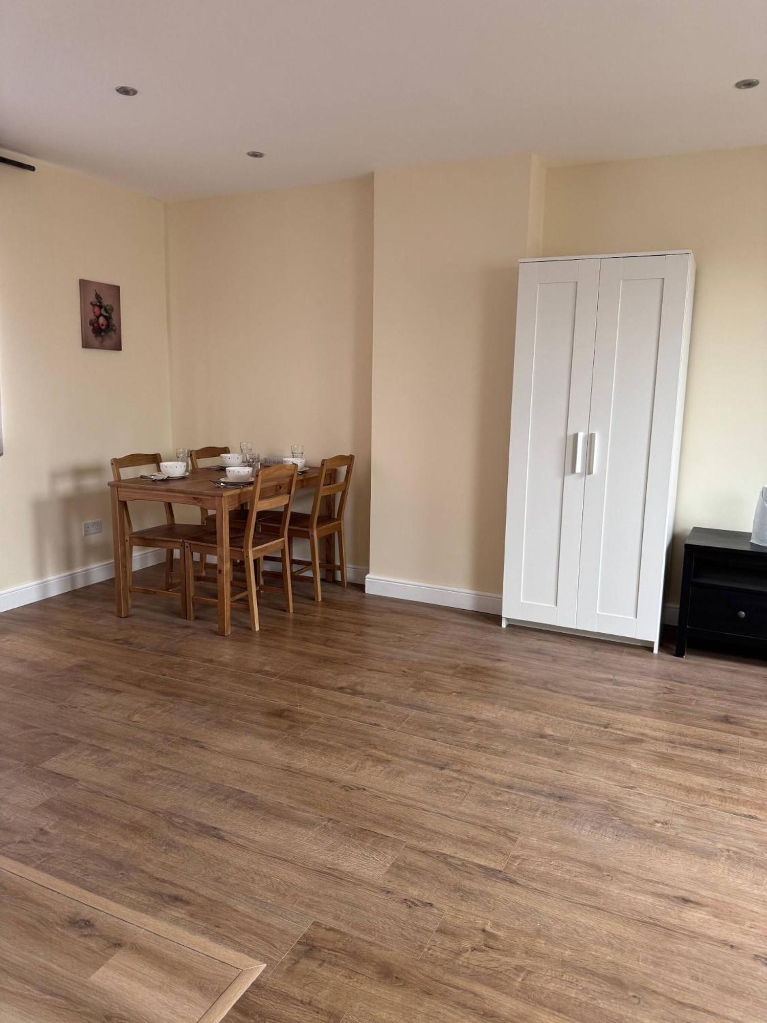 1 Bed Beautiful Flat Great Location *
