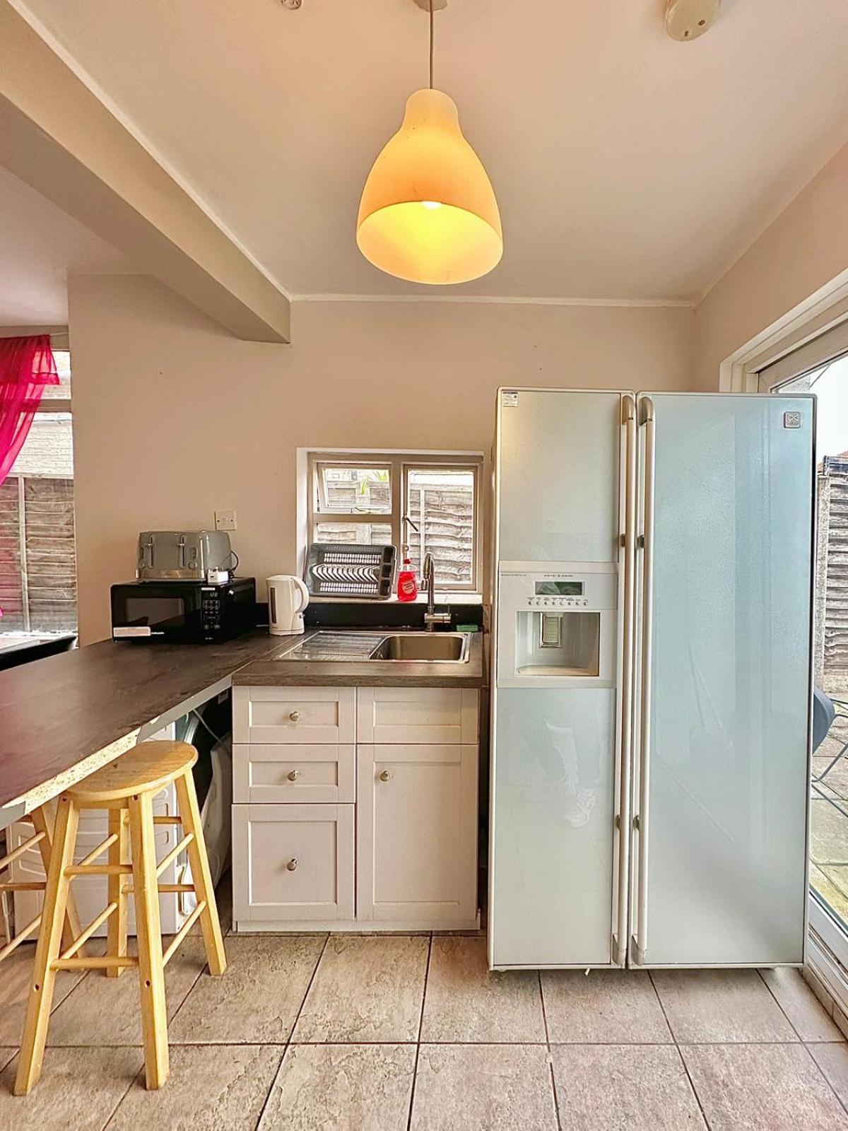 Large House In 105 Holiday home *