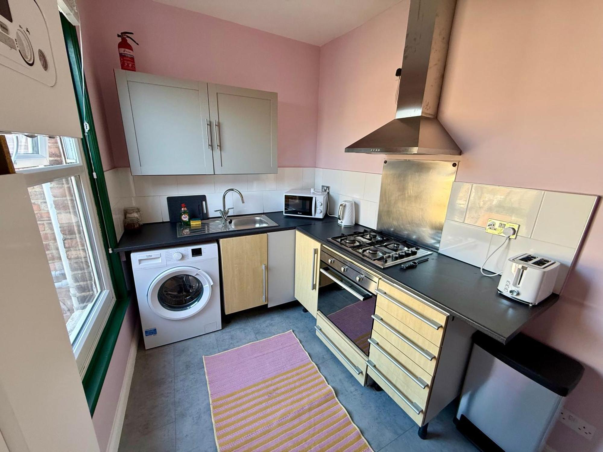 Seven Sisters Muse Apartment