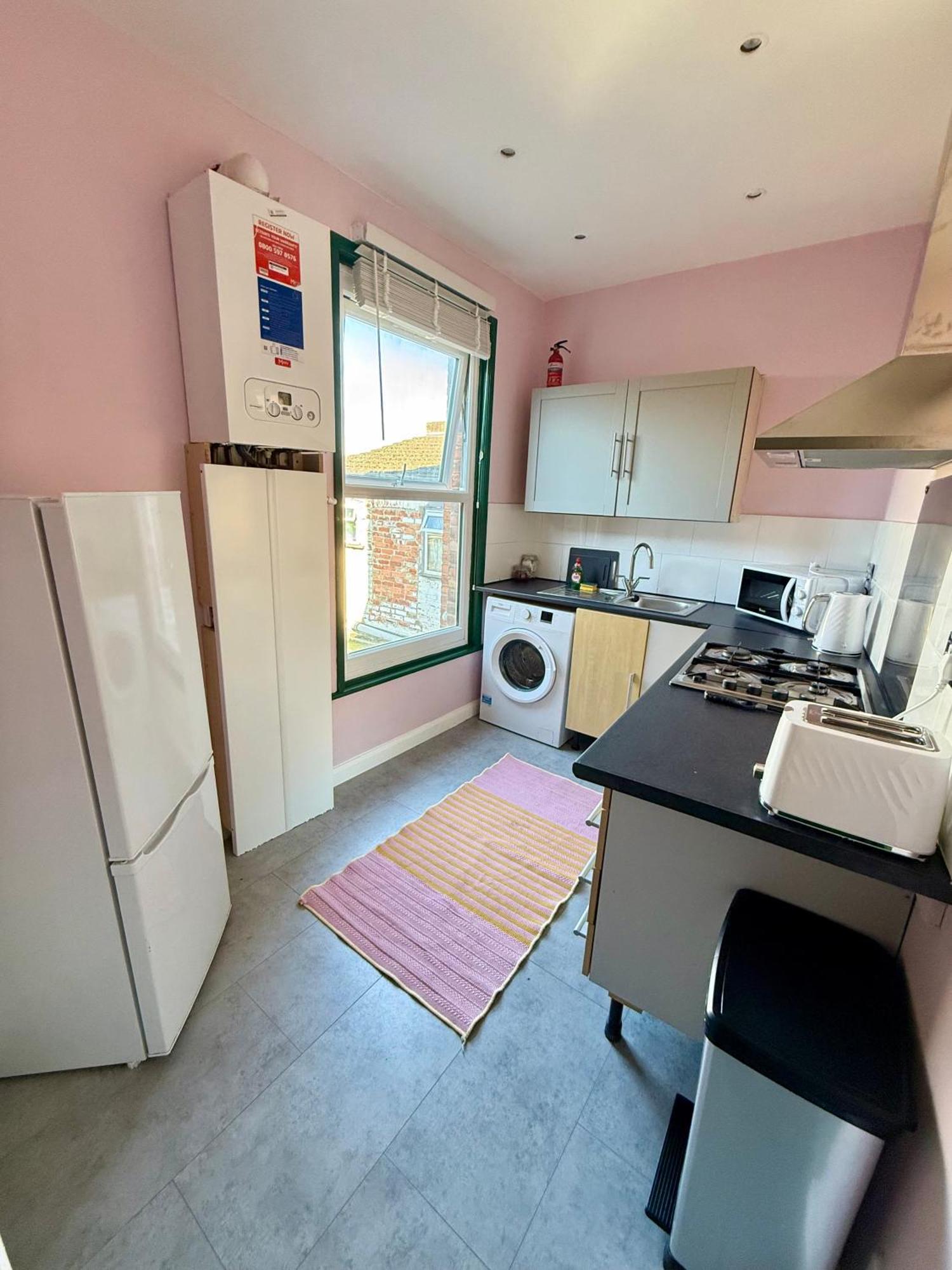 Apartment Seven Sisters Muse London